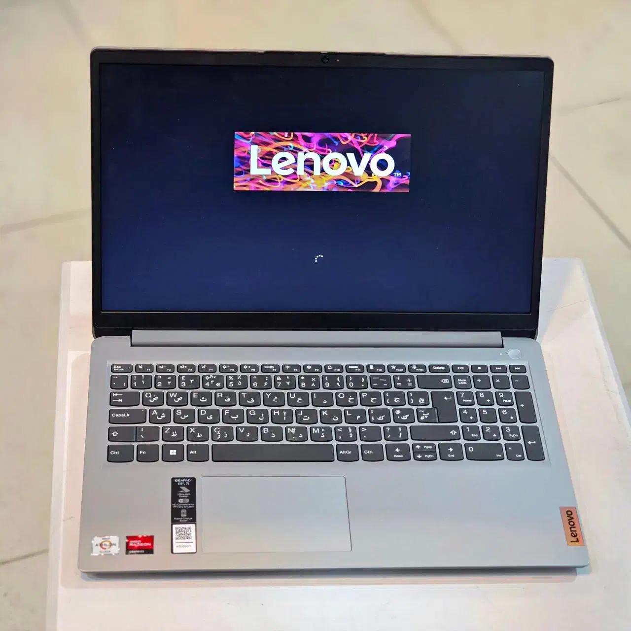 Laptop Lenovo IP1 Athlon 7120U Ram 8GB SSD 256GB|رایانه همراه|شیراز, ملاصدرا|دیوار