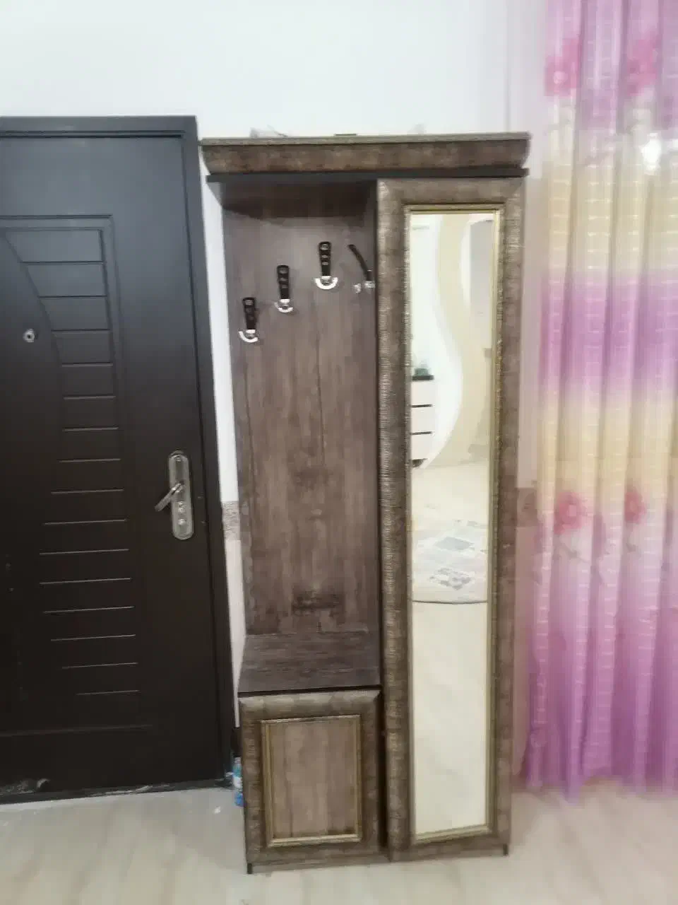 جاکفشی|جاکفشی، کمد، دراور|قوچان, |دیوار