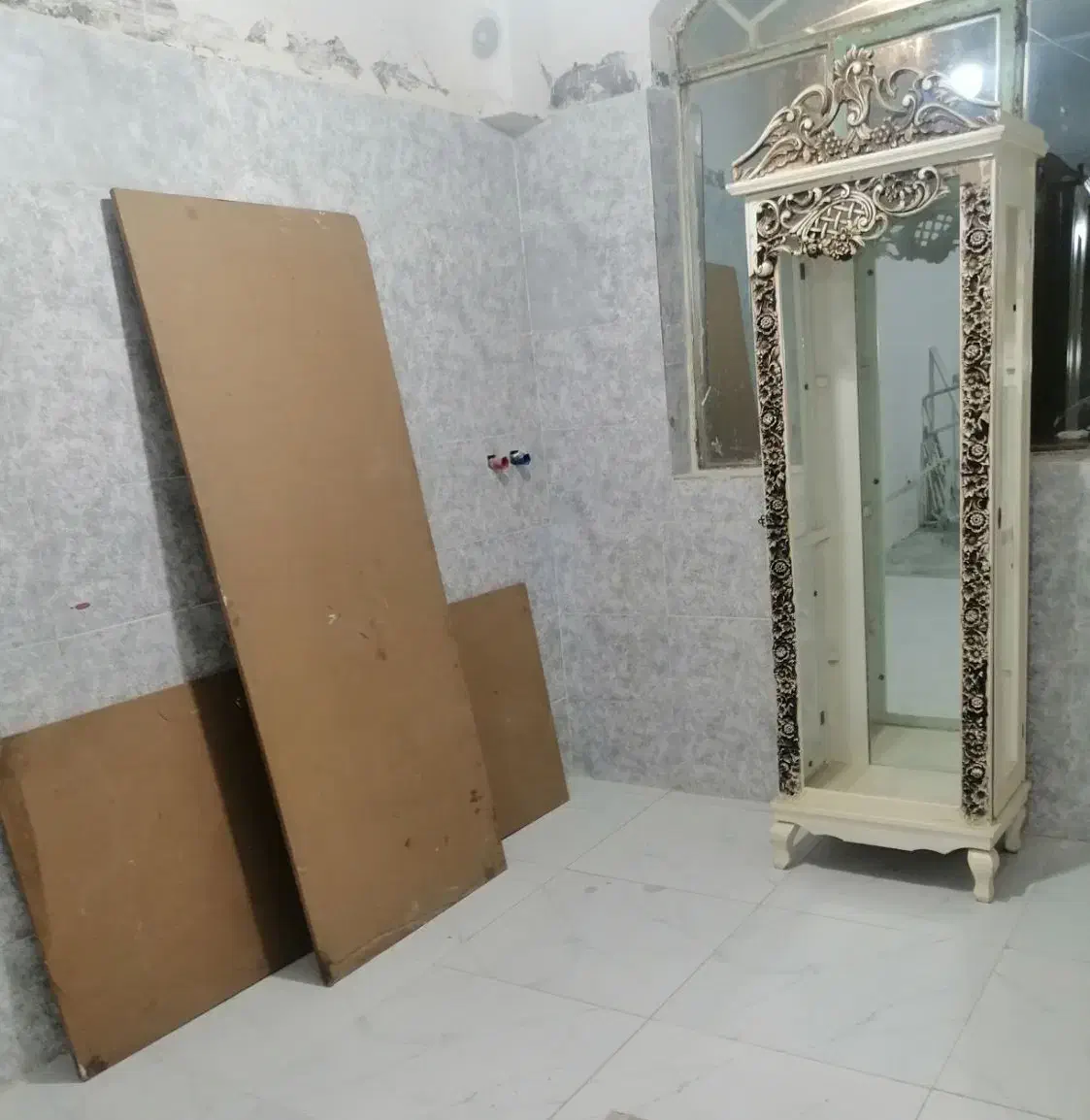 زیرتلویزیون وباندوتیوی|تلویزیون و پروژکتور|سنندج, |دیوار