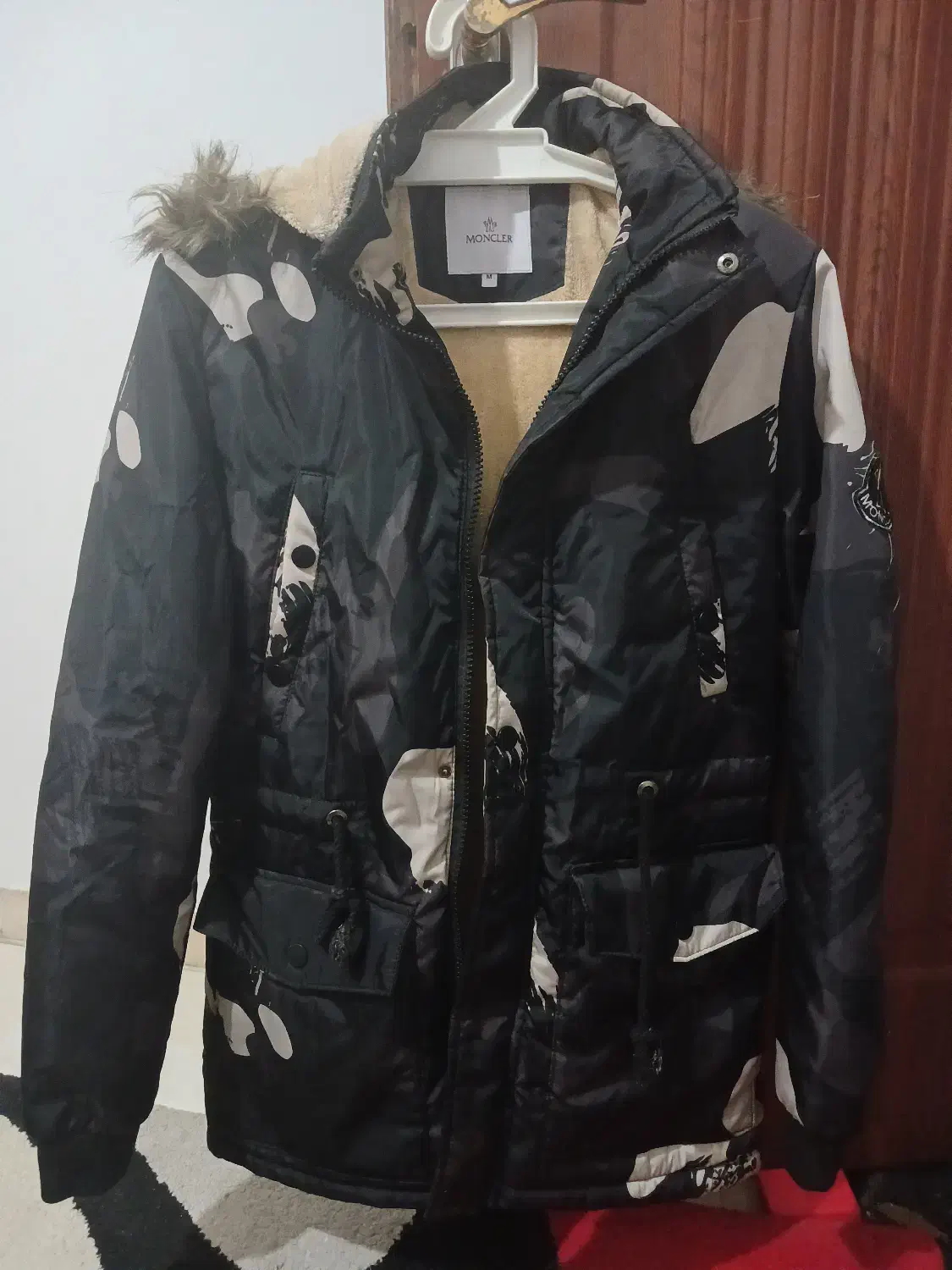 کاپشن|لباس|رشت, شهرک شهید رجایی|دیوار