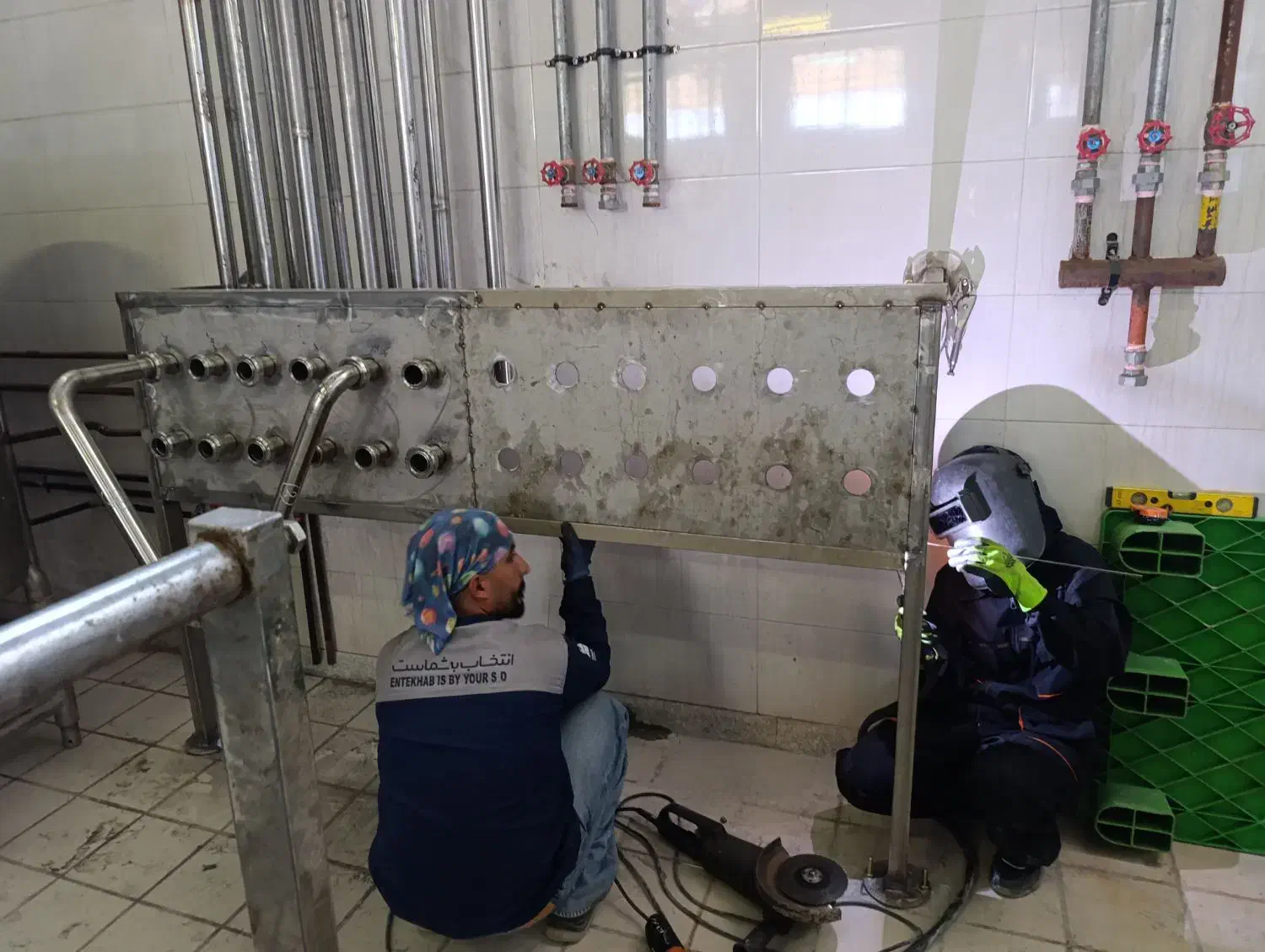 جوشکار ارگون و مونتاژ کار صنایع غذایی.|استخدام صنعتی، فنی، مهندسی|صفادشت, |دیوار