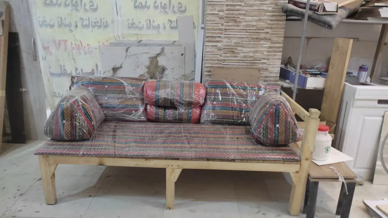 تخت سنتی چوبی|صندلی و نیمکت|محمدشهر, محمدشهر|دیوار