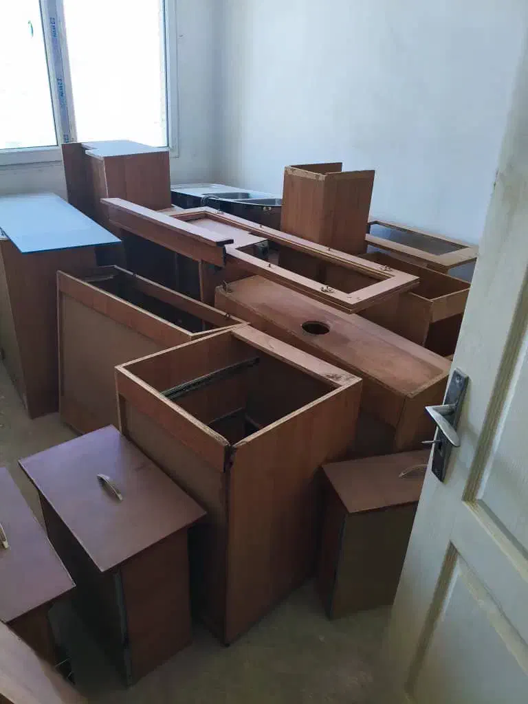 کابینت سینک و هود و سه عدد دکور شیشه ای|جاکفشی، کمد، دراور|گلبهار, شهر جدید گلبهار|دیوار