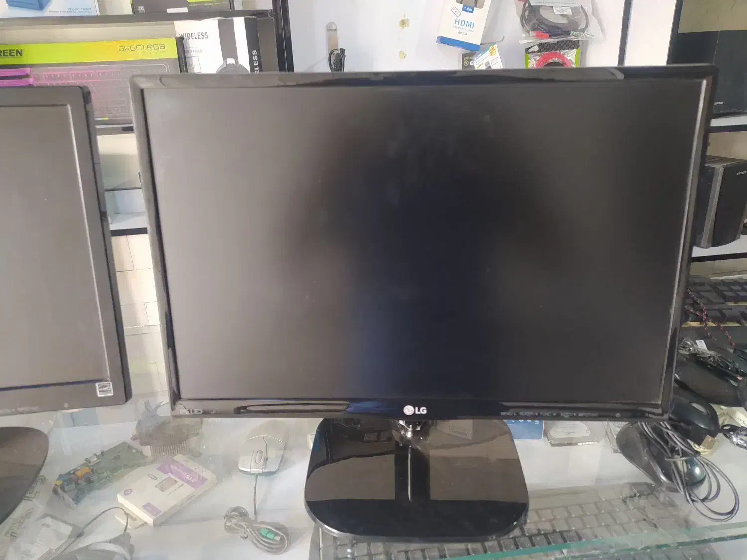 انواع مانیتور 17 و 19 و 22 اینچ سالم و به شرط|قطعات و لوازم جانبی رایانه|ساری, |دیوار