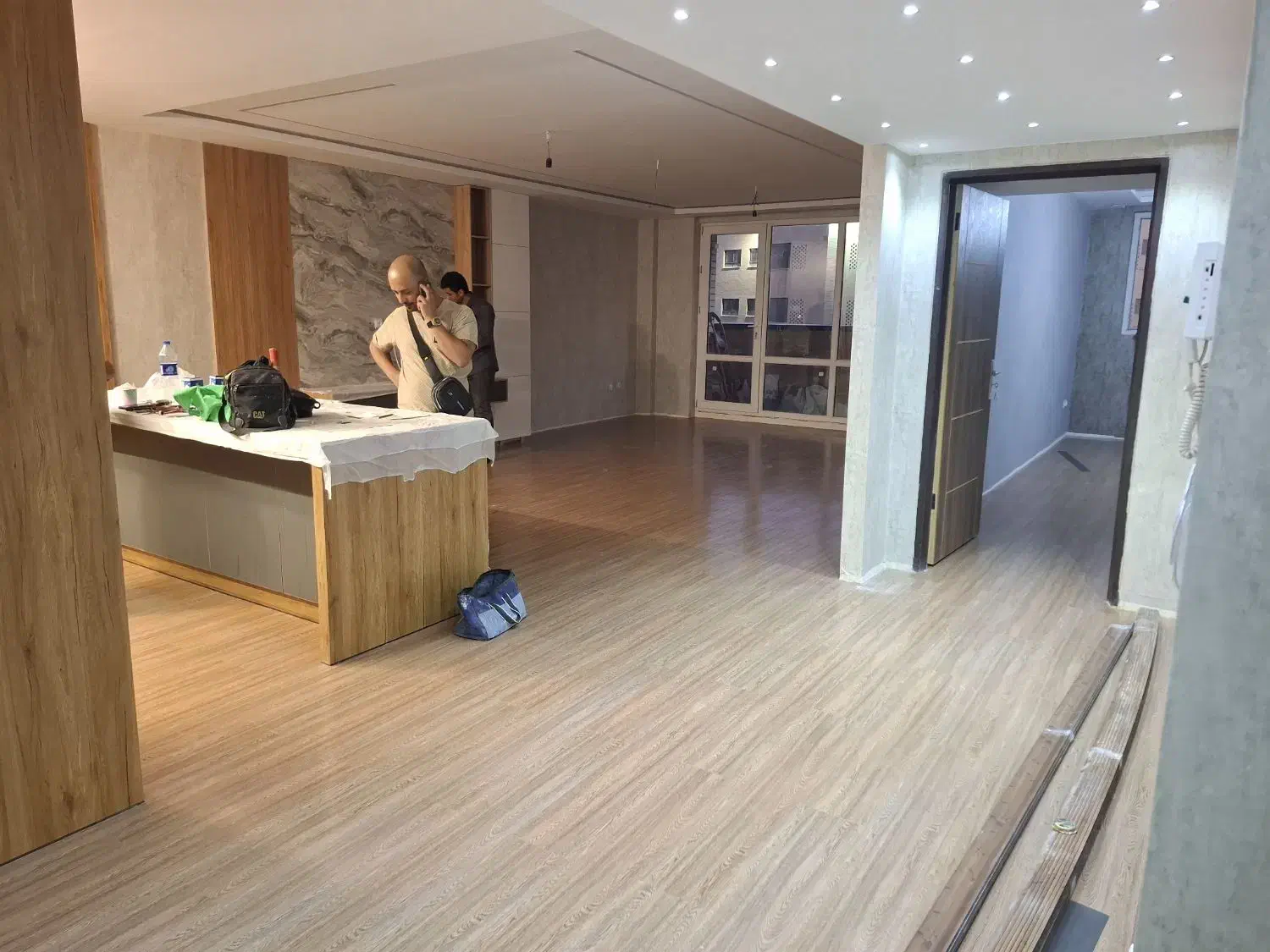 نصب تخصصی کفپوش با ۲۰ سال سابقه|خدمات پیشه و مهارت|اصفهان, باغ کاران|دیوار