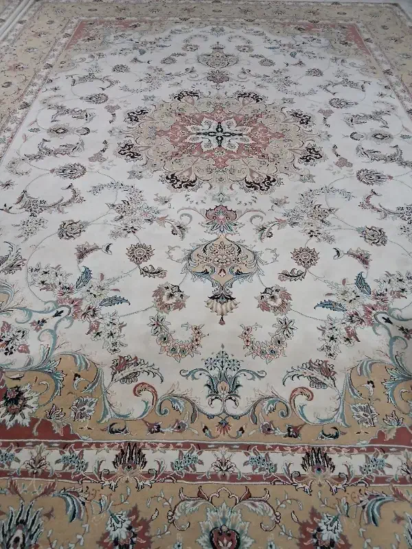 فرش|فرش|مشهد, پروین اعتصامی|دیوار