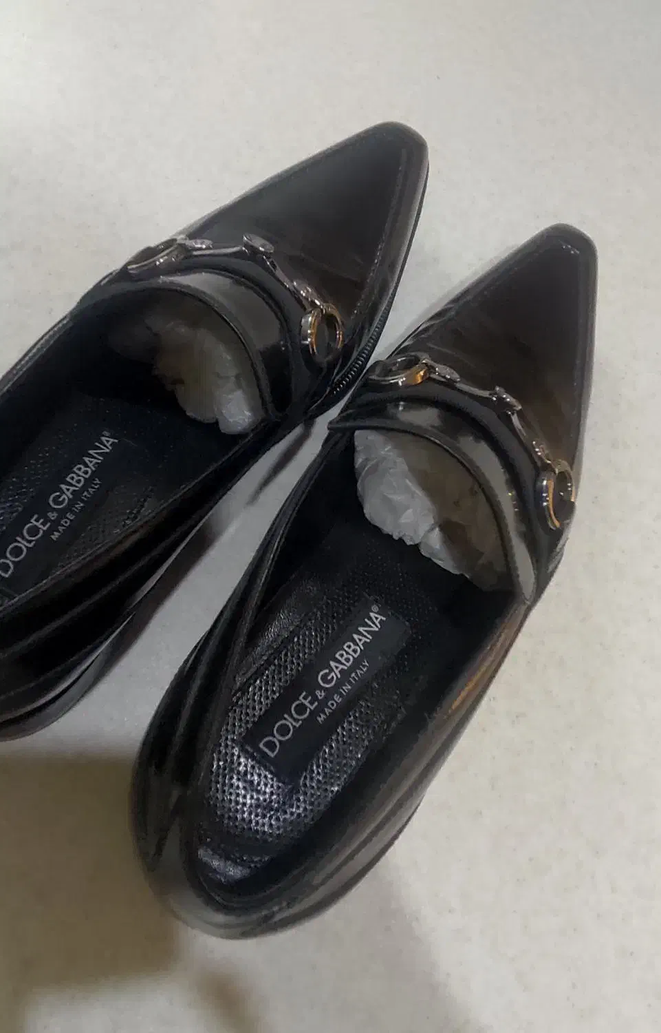 کفش مجلسی ( مردانه )|کیف، کفش، کمربند|اصفهان, باغ دریاچه|دیوار