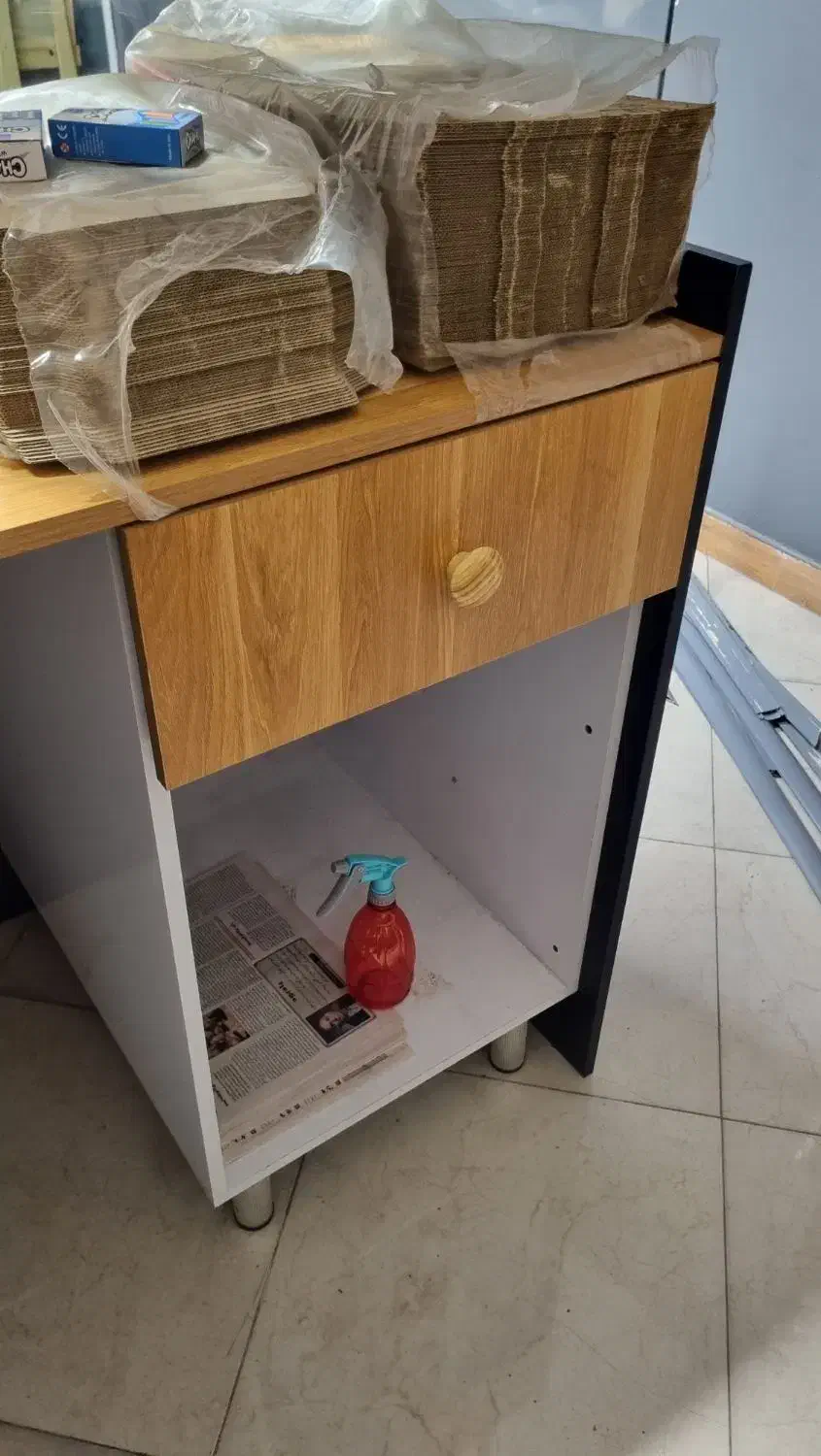 کابینت و میز دیواری با پایه فلزی|فروشگاه و مغازه|قائم‌شهر, |دیوار