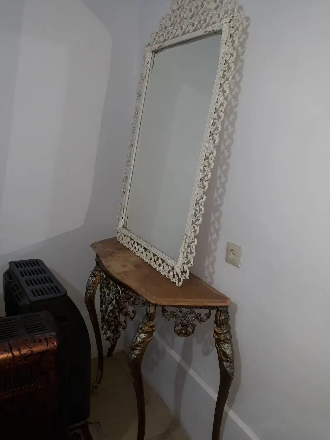 فروش آینه و میز برنج|آینه|آستارا, |دیوار