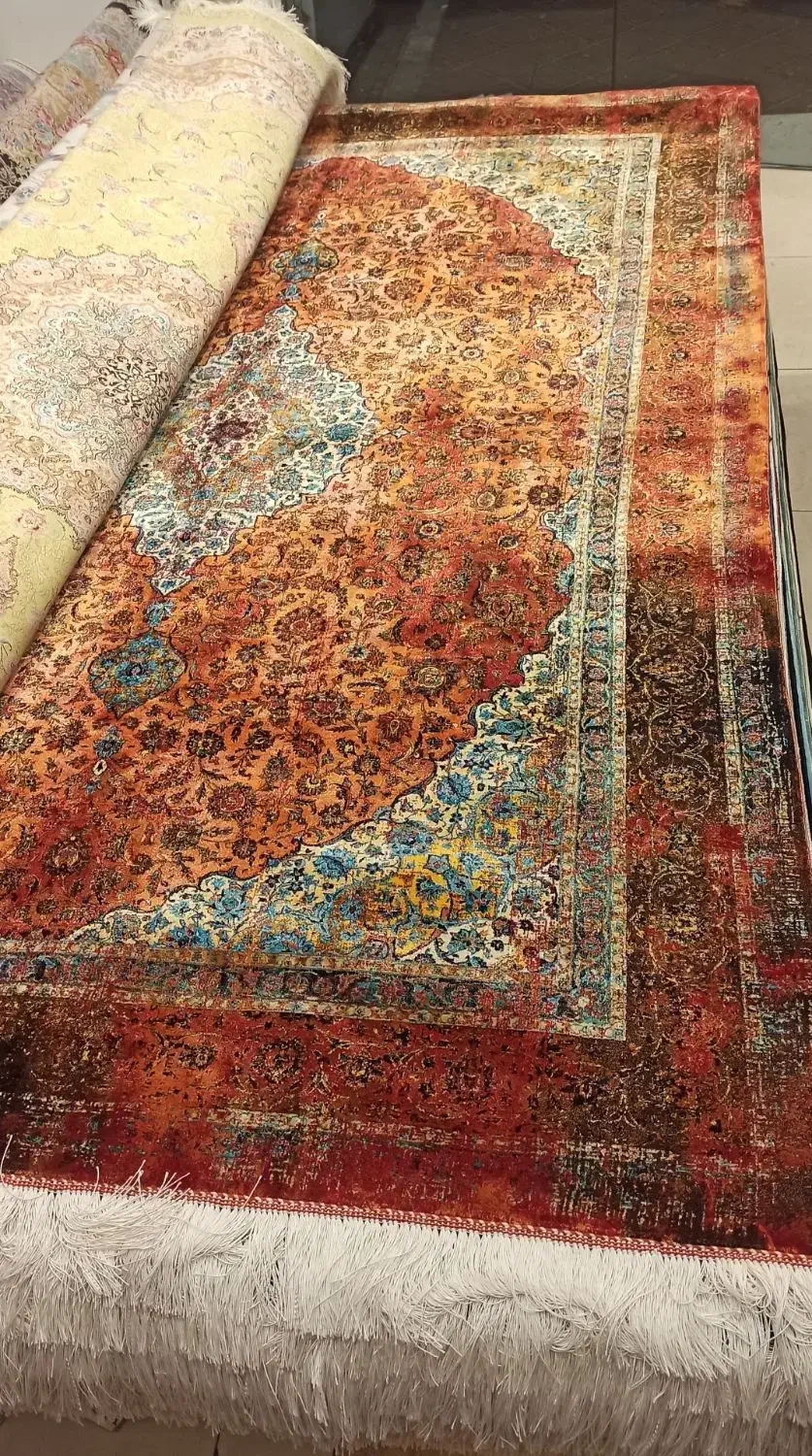 فرش ماشینی دستباف گونه چله ابریشم ابریشم|فرش|تهران, کاج|دیوار