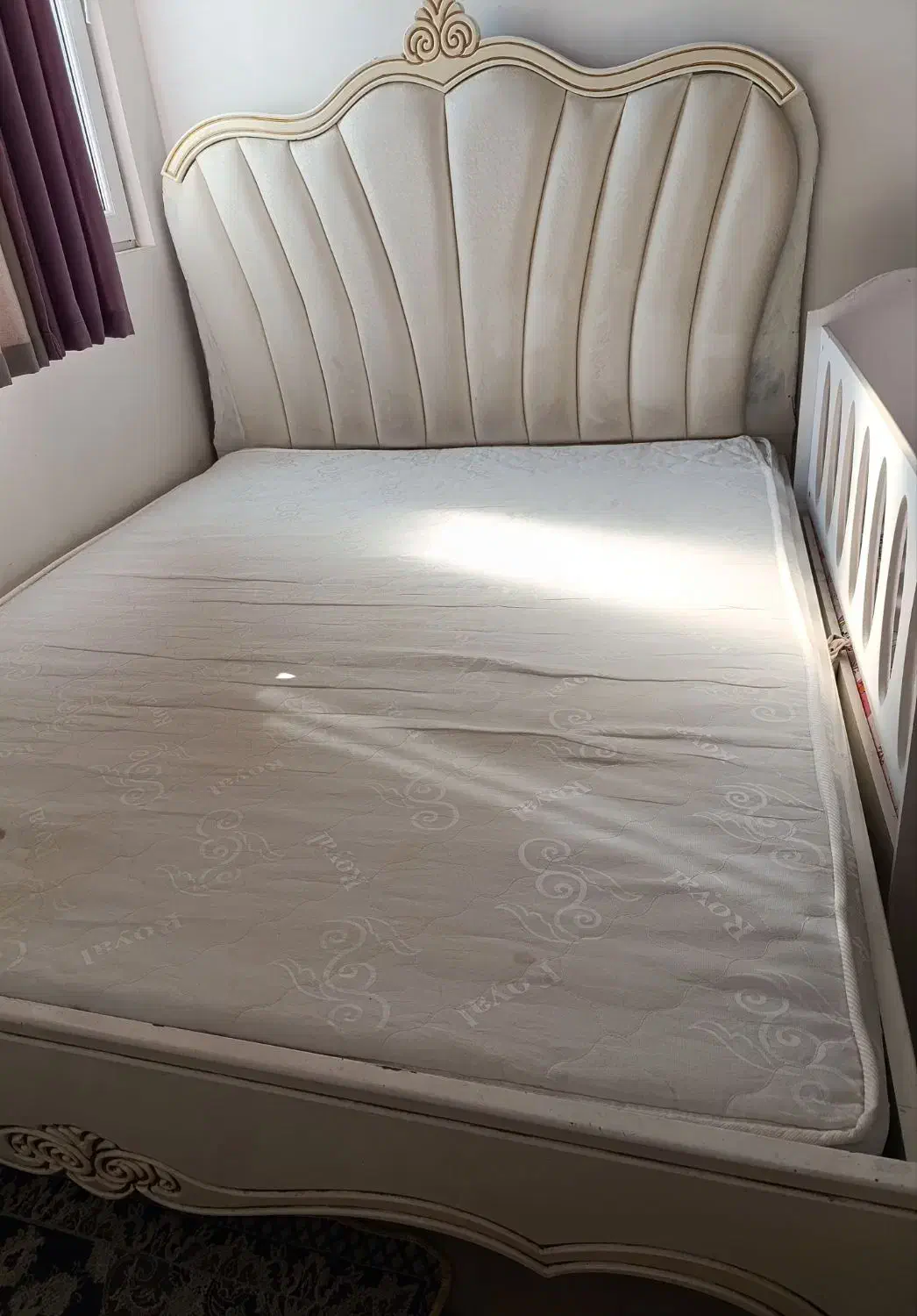 تخت خواب و میز آرایش وپاتختی|تخت و سرویس خواب|هشتگرد, گلسار|دیوار