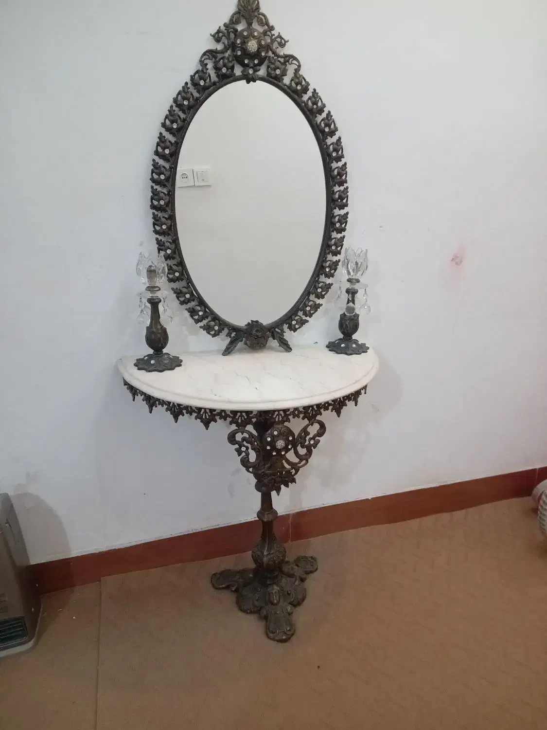 آینه و کنسول و دوتا شمدونی سالم سالم در حدنو|بوفه، ویترین، کنسول|تایباد, |دیوار