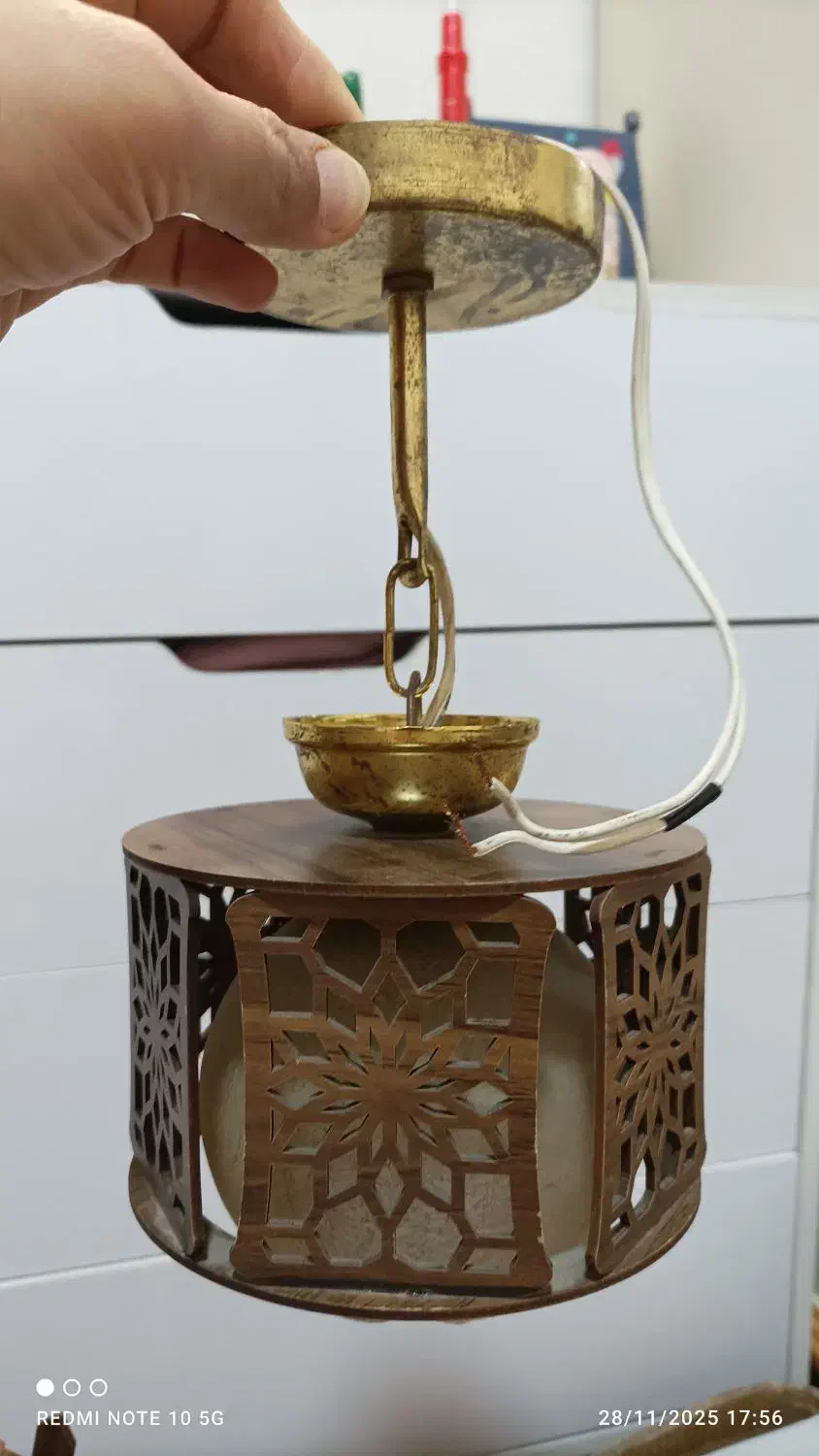 دیوارکوب یا سقف آویز با لامپ آفتابی|لوستر و چراغ آویز|اسلام‌شهر, بهرام آباد|دیوار