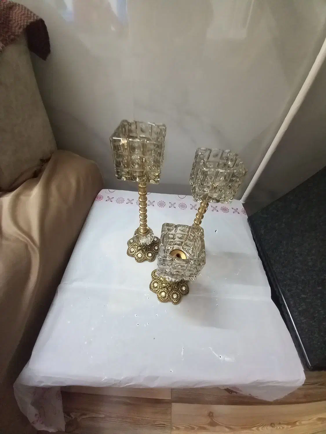 شعمدانی|آینه|خرمآباد, |دیوار