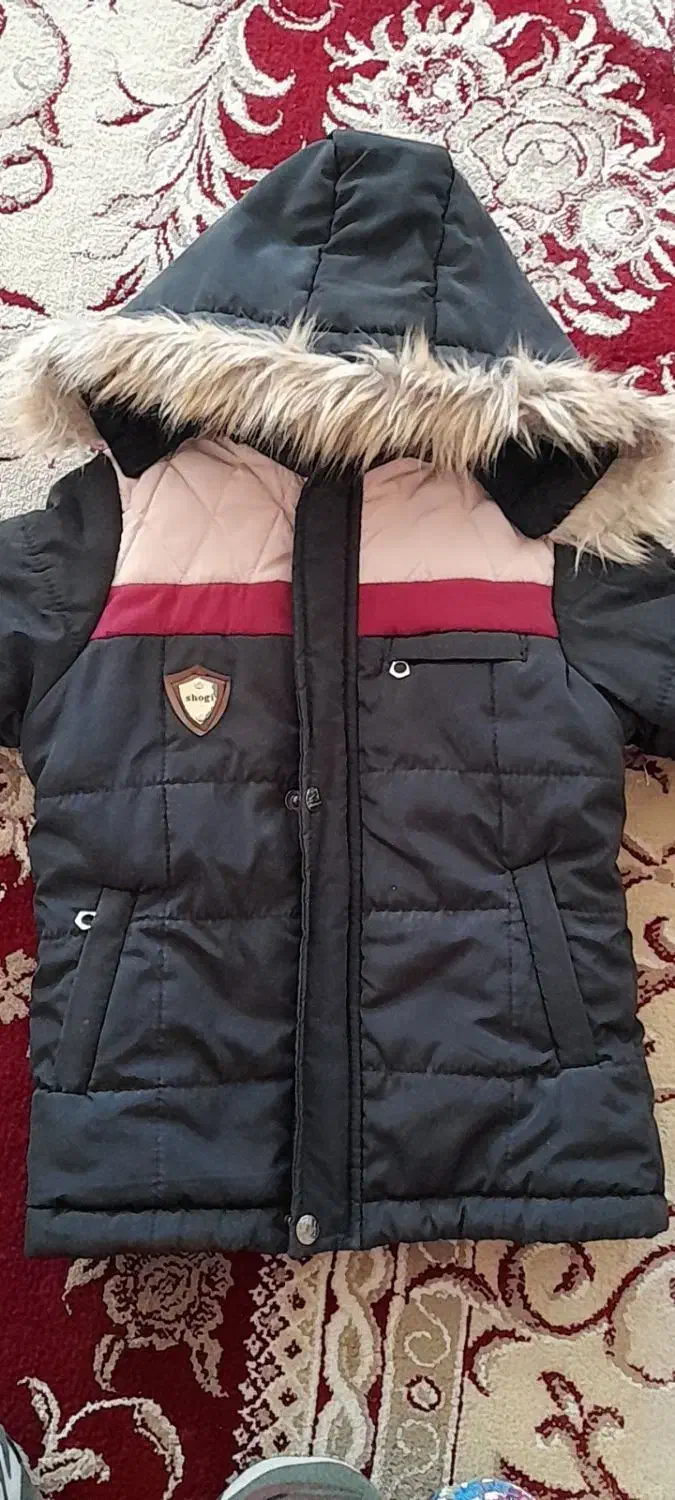 کاپشن|لباس|فرخشهر, |دیوار