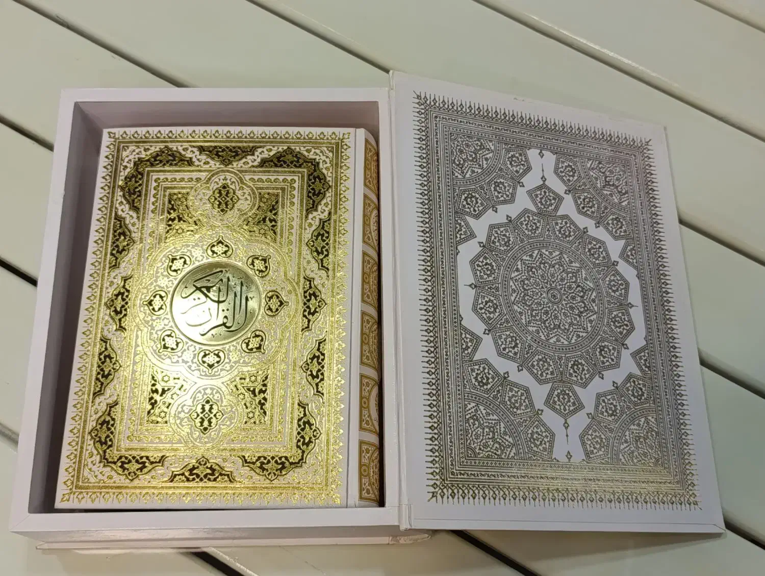 قرآن عروس با جلد سفید و چاپ نفیس|کتاب و مجله مذهبی|مشهد, شهرک لشکر (شهرک غرب)|دیوار