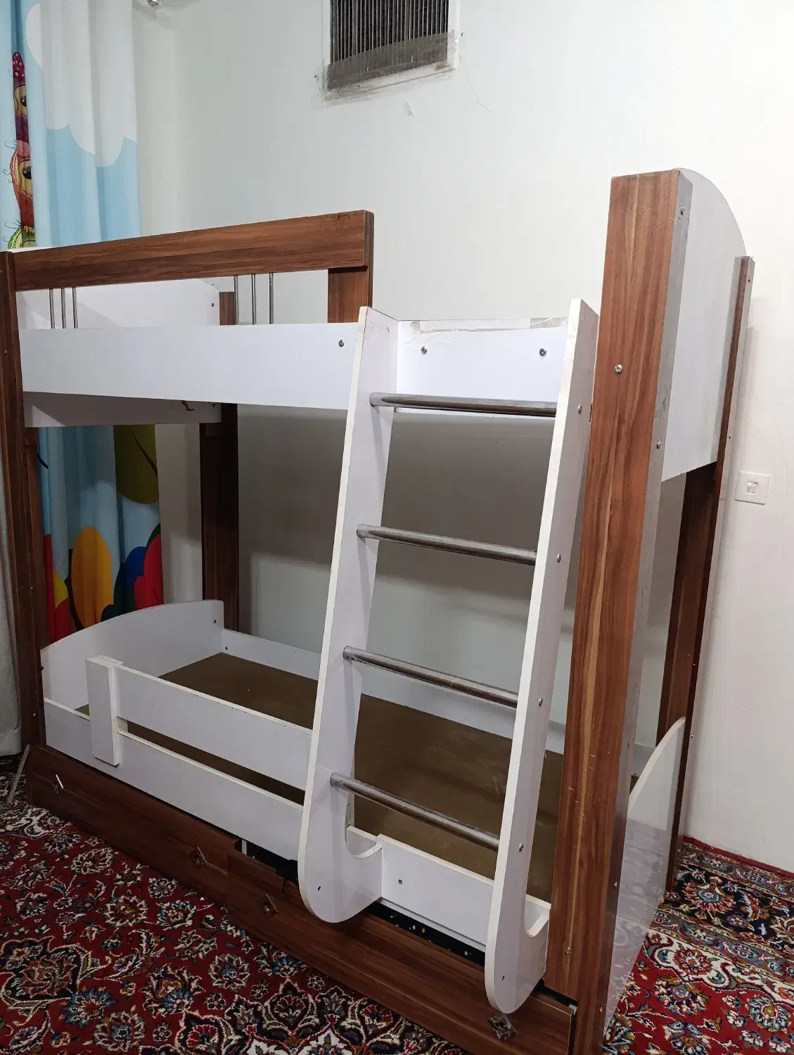 تخت دو طبقه سالم|تخت و صندلی بچه|مشهد, عبادی|دیوار