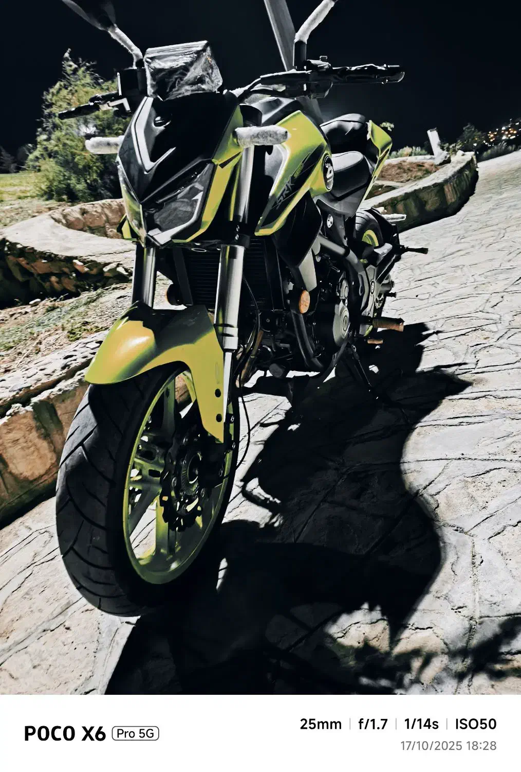 کیوجی در حد خشک 1402|موتورسیکلت|بروجرد, |دیوار