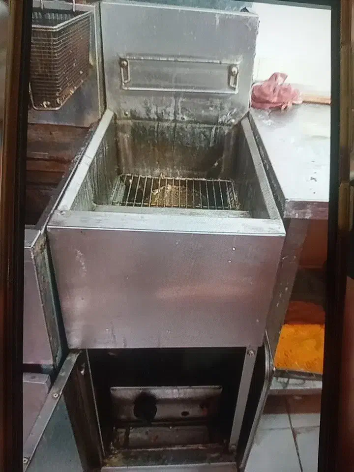 دستگاه کباب ترک ،سرخ کن، خمیر پهن کن|کافیشاپ و رستوران|رشت, حاجی آباد|دیوار