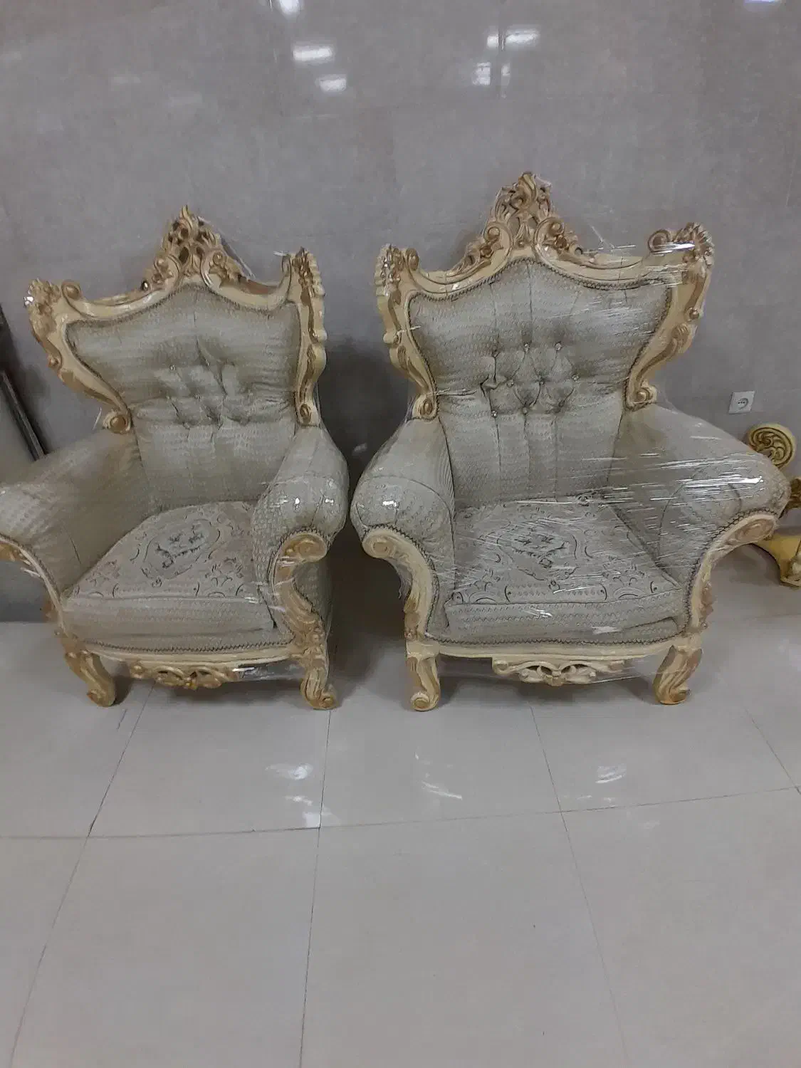 مبل تاج عروس|مبلمان خانگی و میز عسلی|زنجان, |دیوار