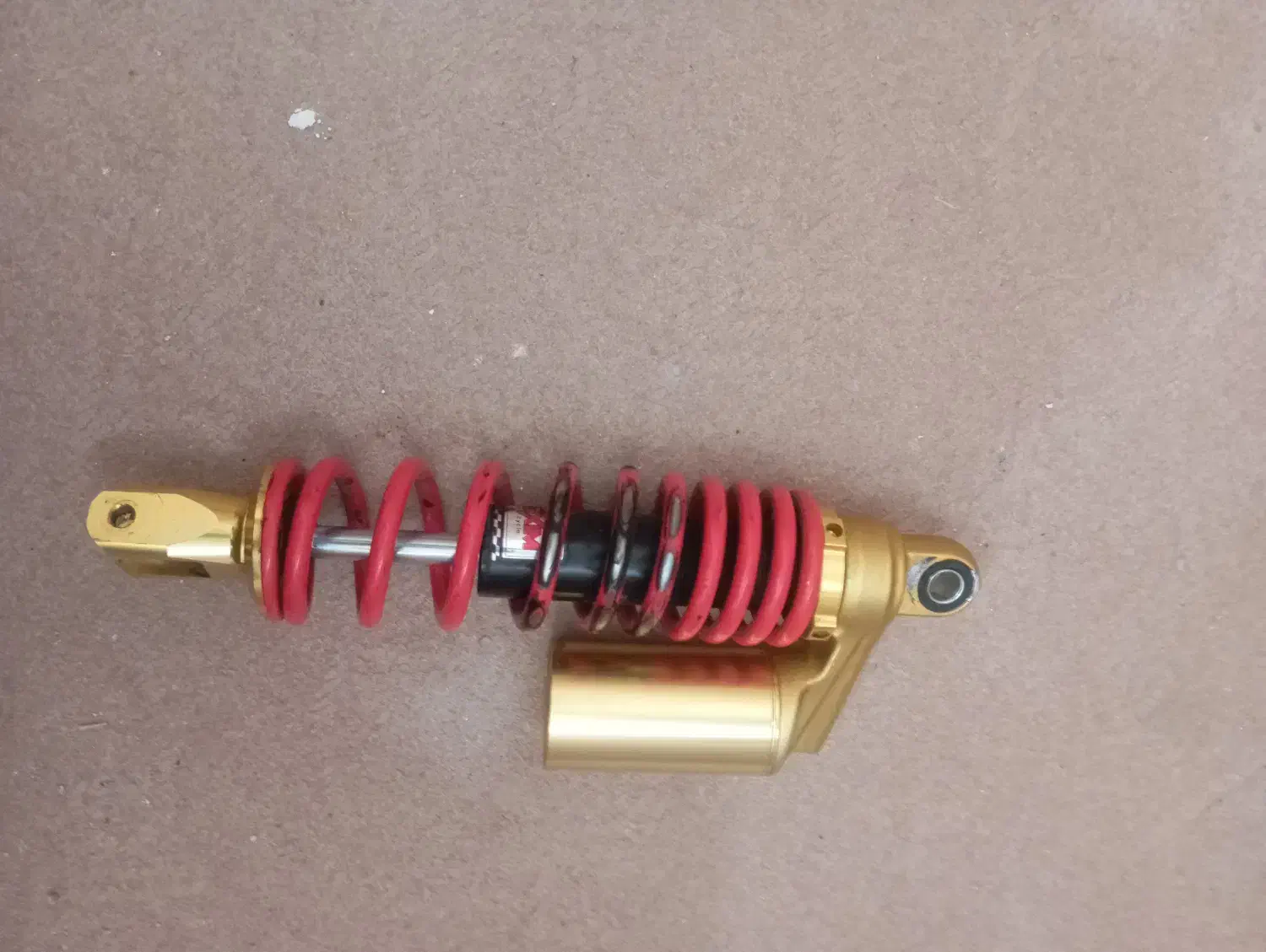 کمک عقب‌ تک|قطعات یدکی و لوازم جانبی|شیراز, چوگیاه‎|دیوار