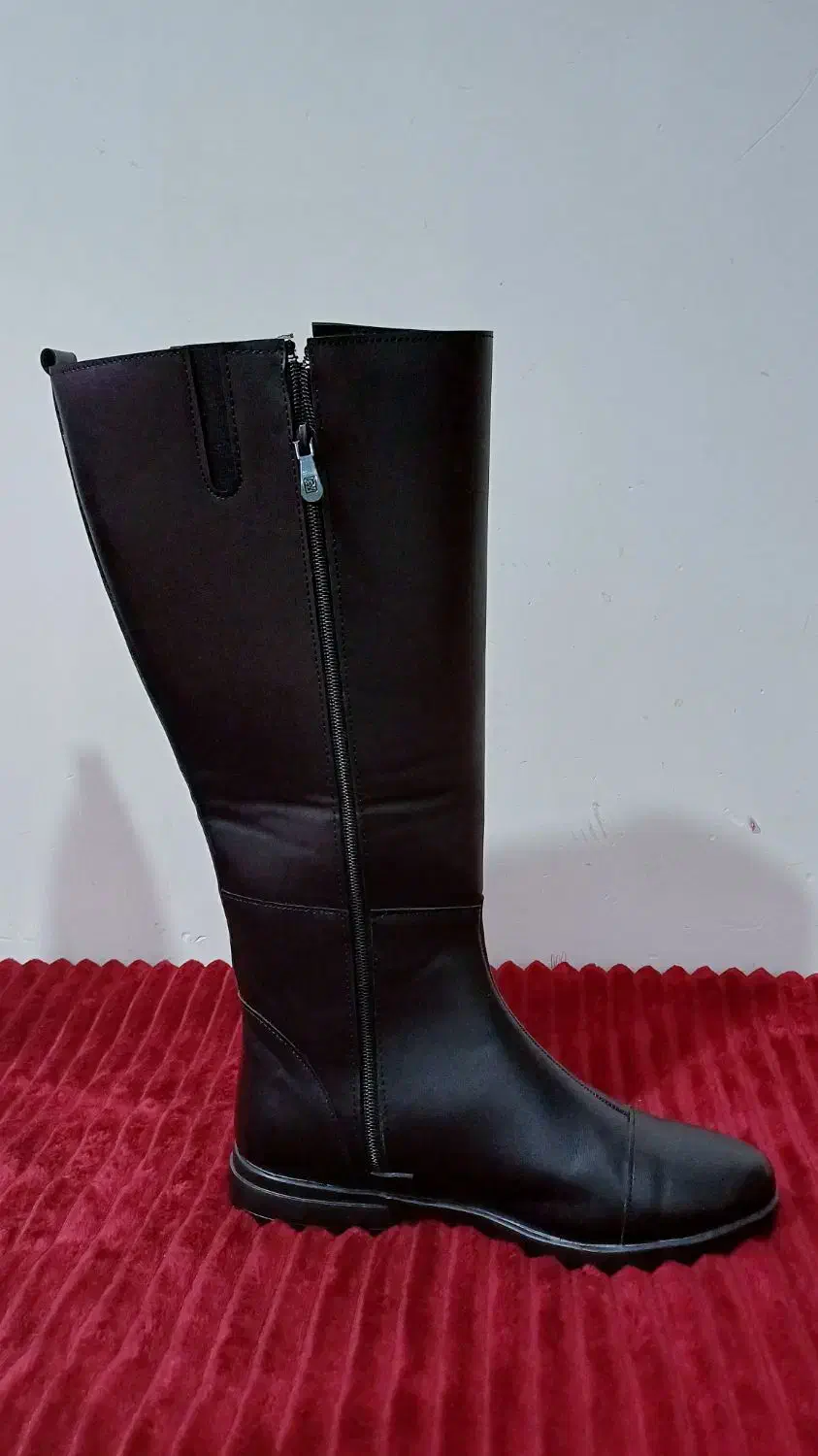 بوت بلند زنانه کاملا نو بفروش میرسد|کیف، کفش، کمربند|خلخال, |دیوار