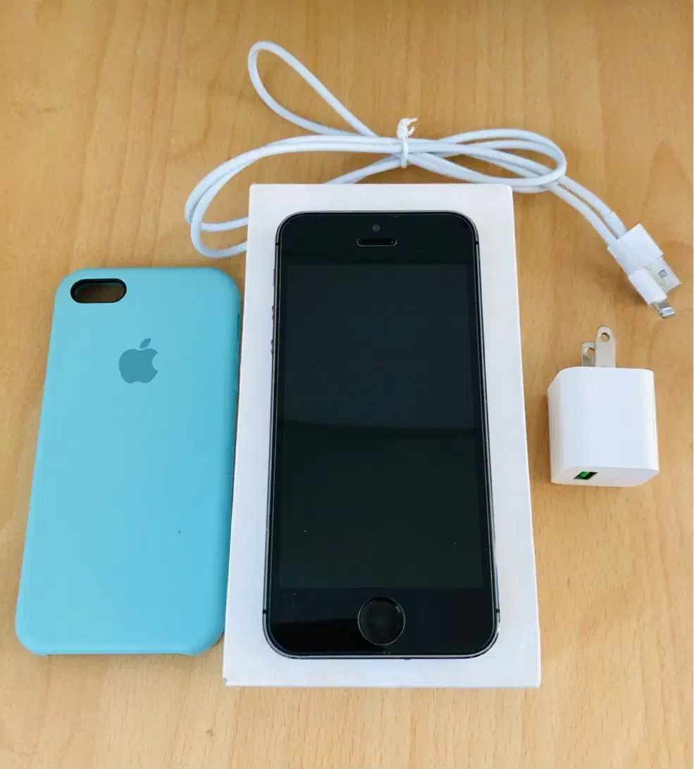 آیفون 5s رنگ خاکستری 16g|موبایل|شیراز, زند|دیوار