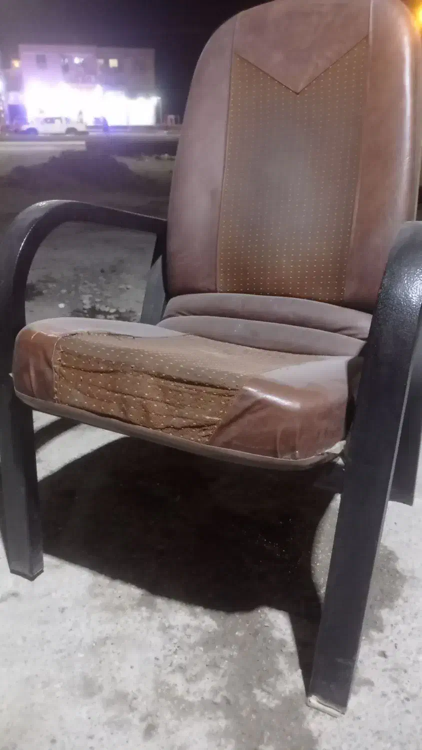 صندلی دو عدد و یه میز|میز و صندلی غذاخوری|عسلویه, |دیوار