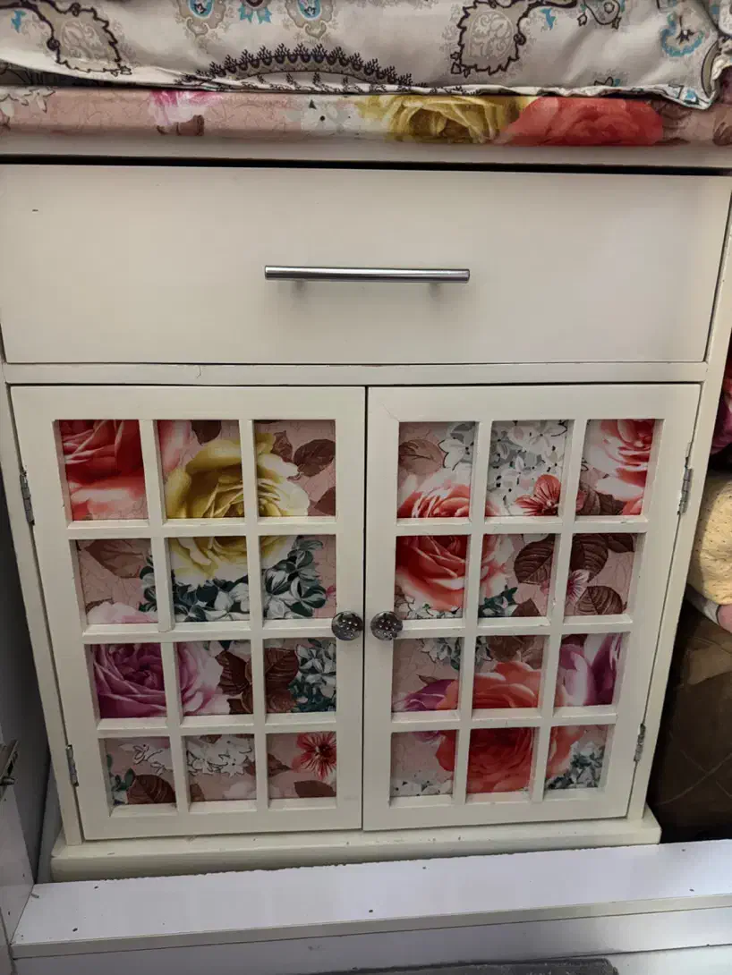 میز چرخ واتو و لوازم دیگر منزل به فروش میرسد|لوازم خیاطی و بافتنی|مشهد, خواجه ربیع|دیوار