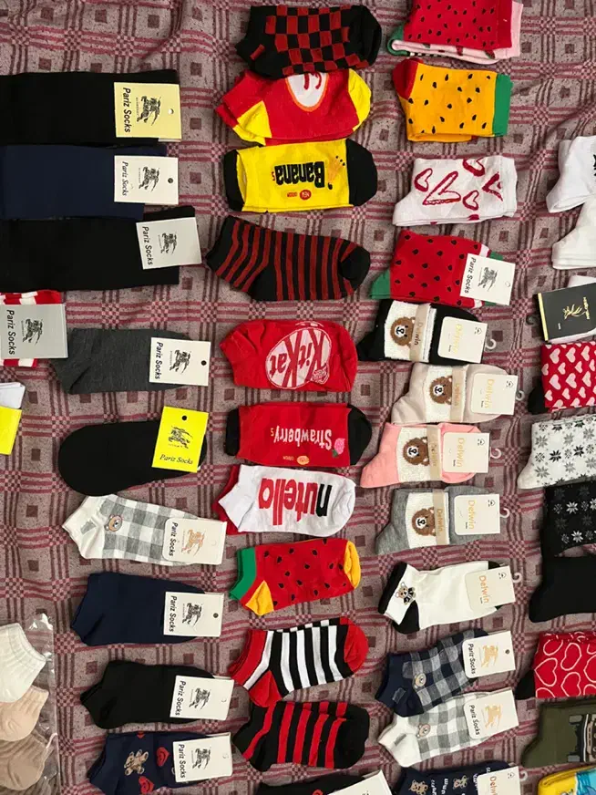 تعدادی جوراب جمع کردن آنلاین شاپ تک و عمده|لباس|تهران, شهرک کوهسار|دیوار