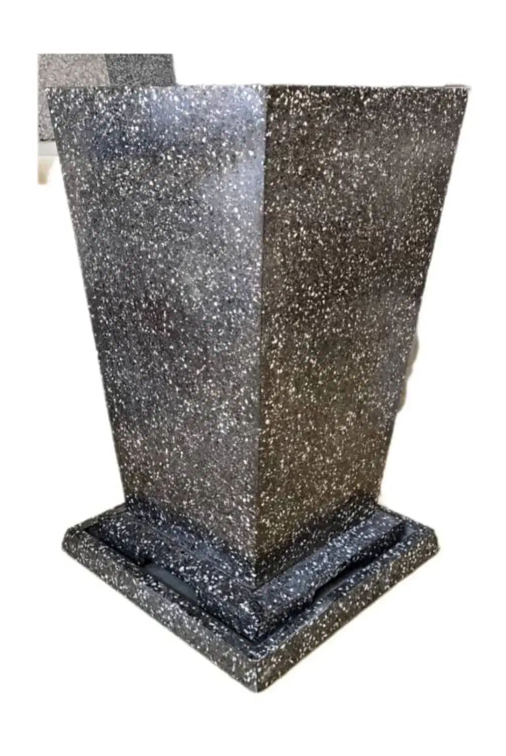 انواع گلدان بتنی و فایبرگلاس و فلاور باکس|خدمات باغبانی و درختکاری|شیراز, دروازه قران|دیوار