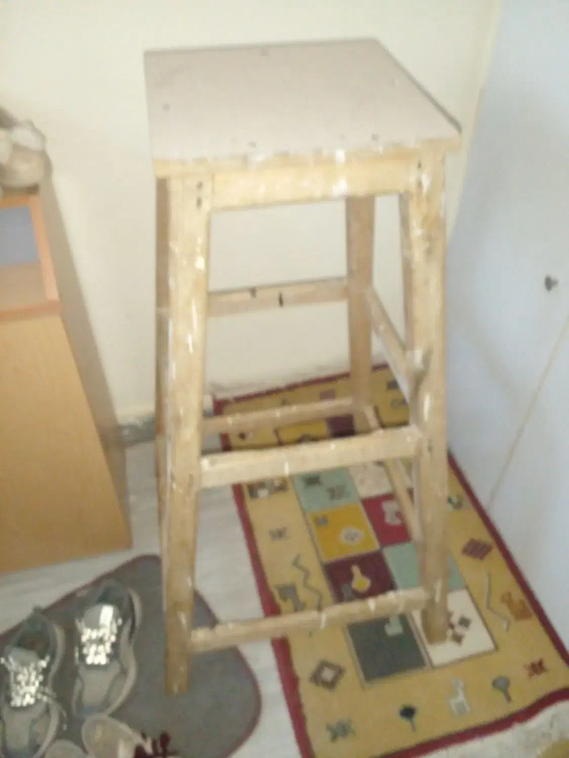 چهار پایه چوبی|صندلی و نیمکت|اردبیل, |دیوار