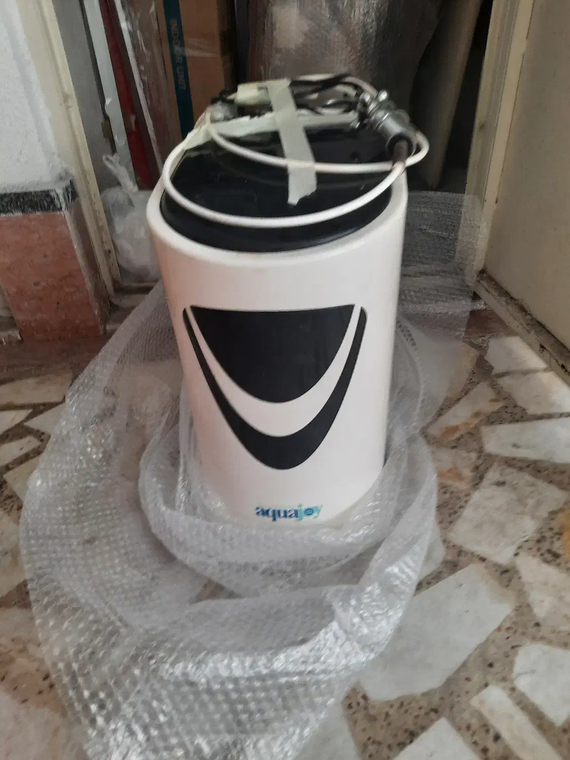 تصفیه آب خانگی  اکواجوی|آب‌سردکن و تصفیه آب|رشت, معلم|دیوار