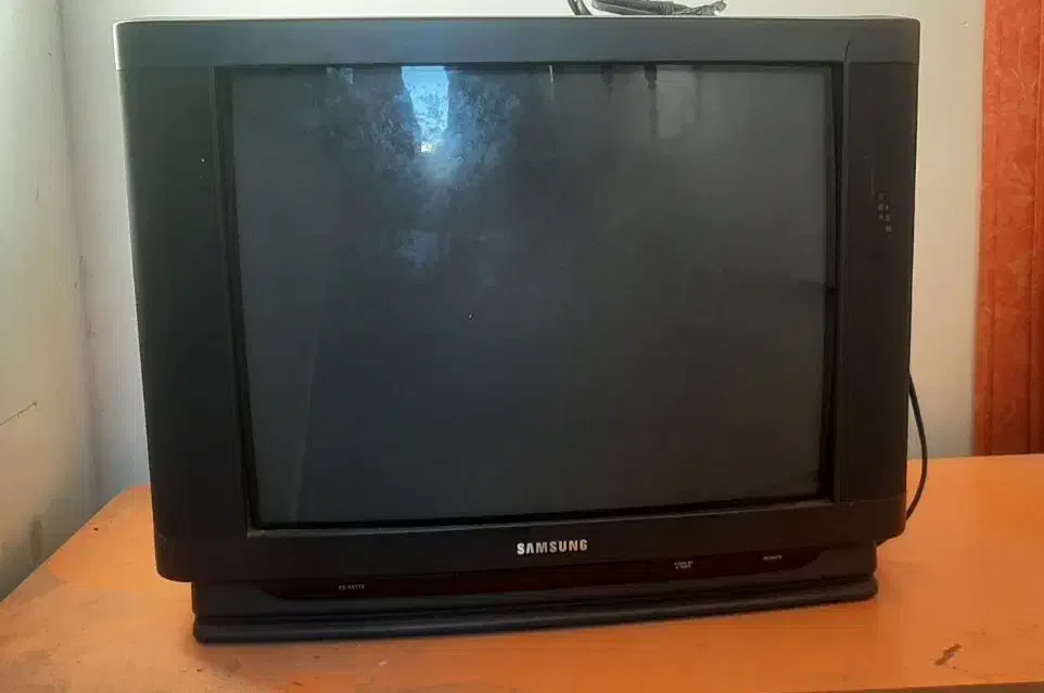 تلوزیونی سامسونگ اصل کره ۲۴ اینج رنگی محدب|تلویزیون و پروژکتور|تبریز, |دیوار