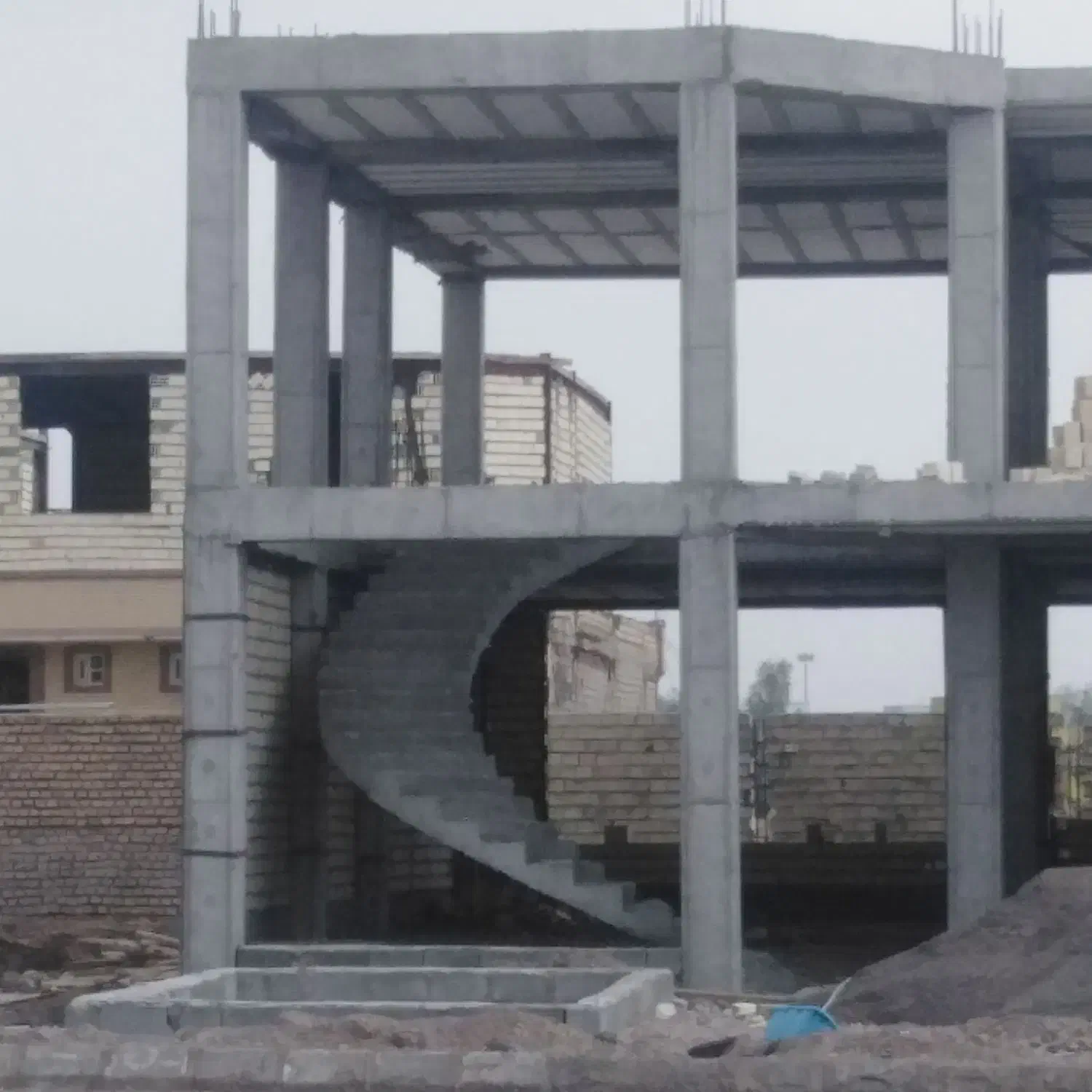 نیازمند اکیپ آرماتور بند قالب بند ماهر|استخدام معماری، عمران و ساختمانی|بم, |دیوار