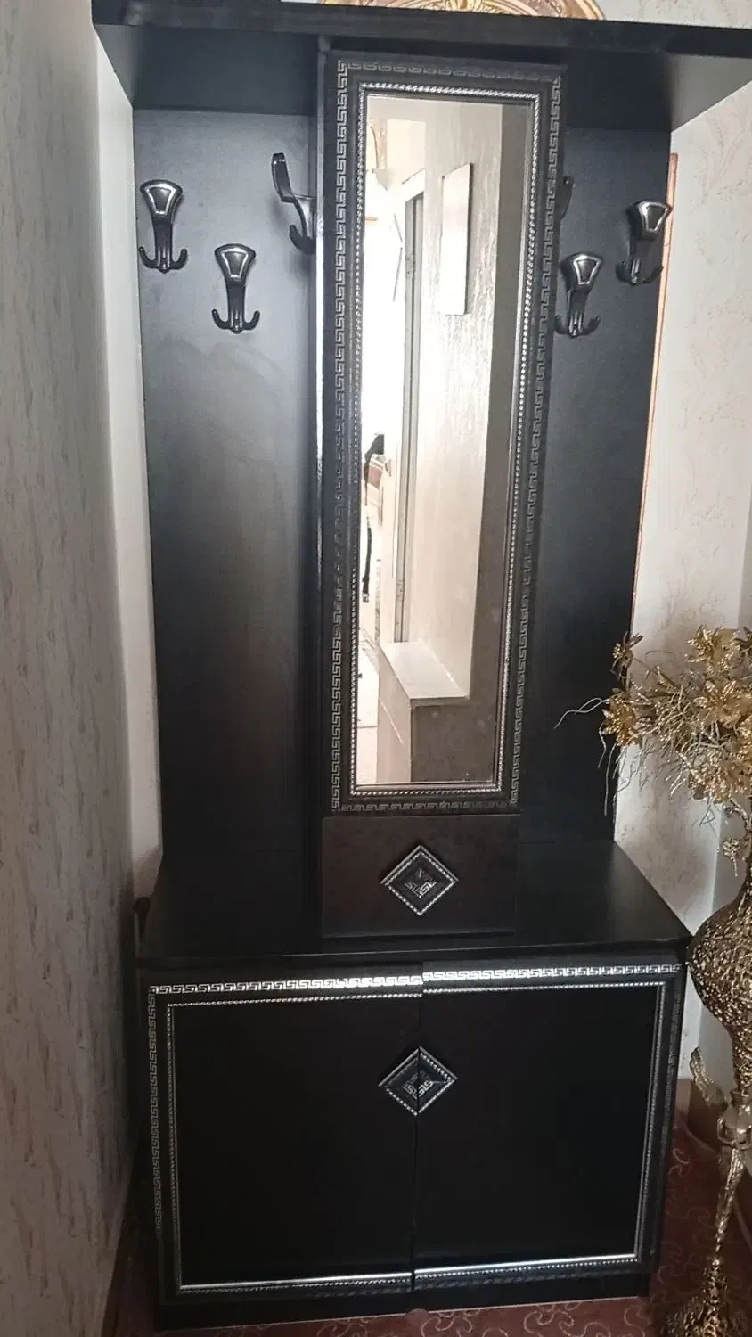 جا کفشی رخت آویز خیلی تمیز و نو بدون خط و خش|جاکفشی، کمد، دراور|خرمآباد, |دیوار