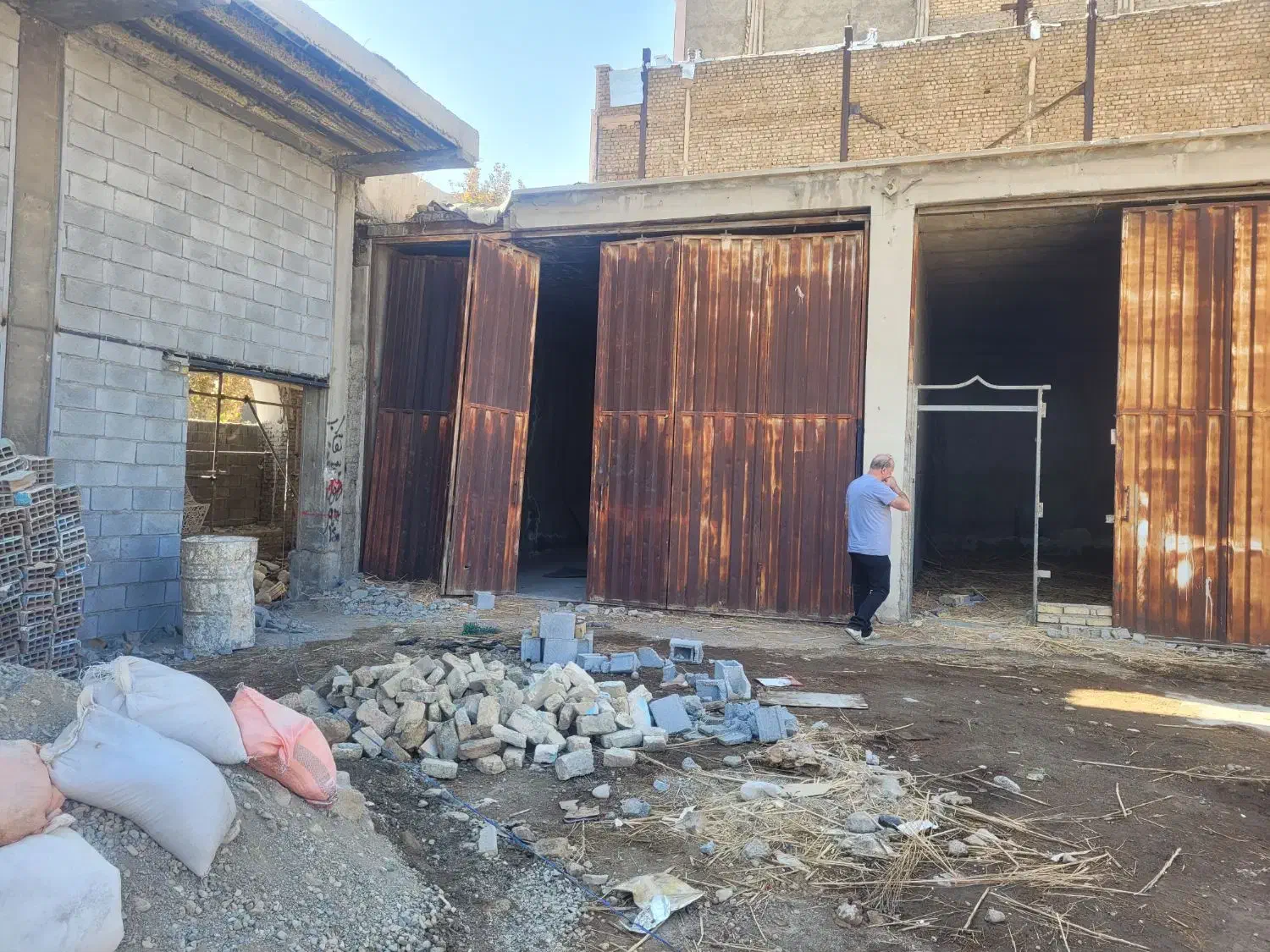 درب آهنی بزرگ|مصالح و تجهیزات ساختمان|هشتگرد, شهرک ولیعصر (مصلی)|دیوار