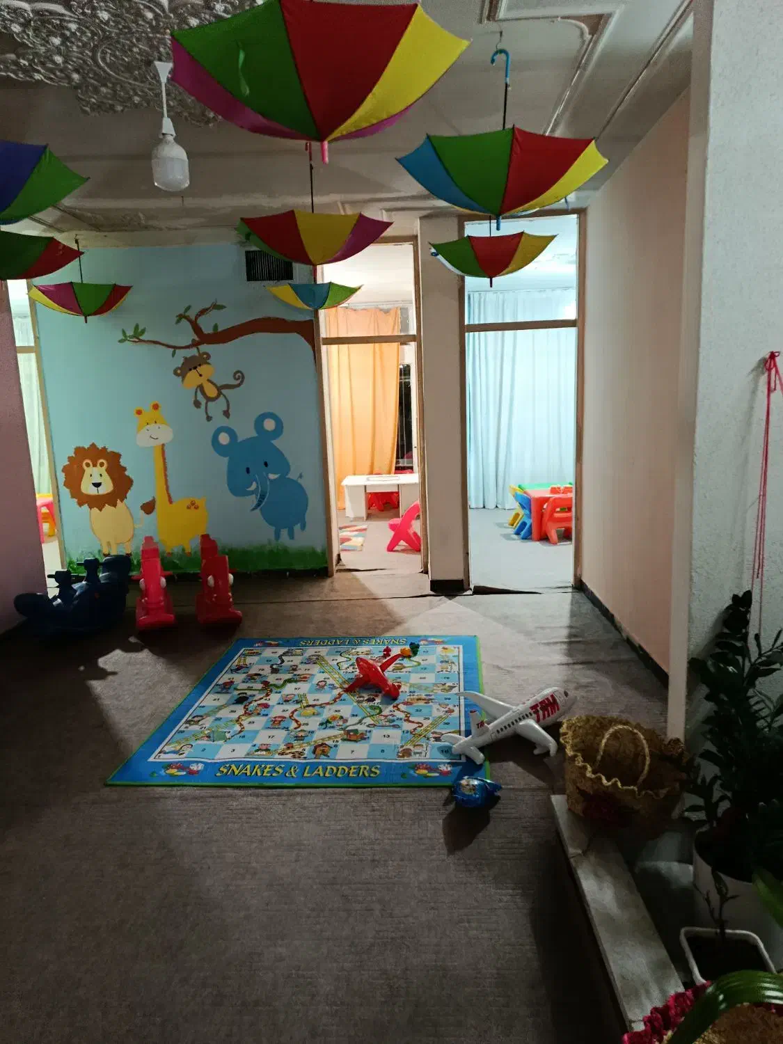 ویلایی خدماتی فردوسی ۲۵۰ متری ۳ خواب جنوبی|اجارهٔ دفتر کار، اتاق اداری، مطب|شاهینشهر, فردوسی|دیوار