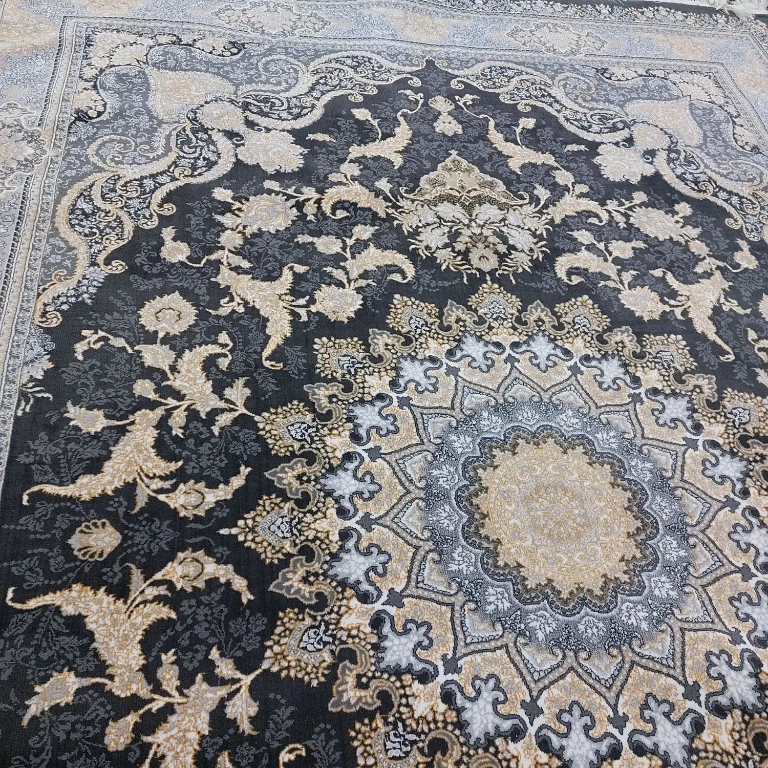 فرش|فرش|کرج, حصارک بالا|دیوار