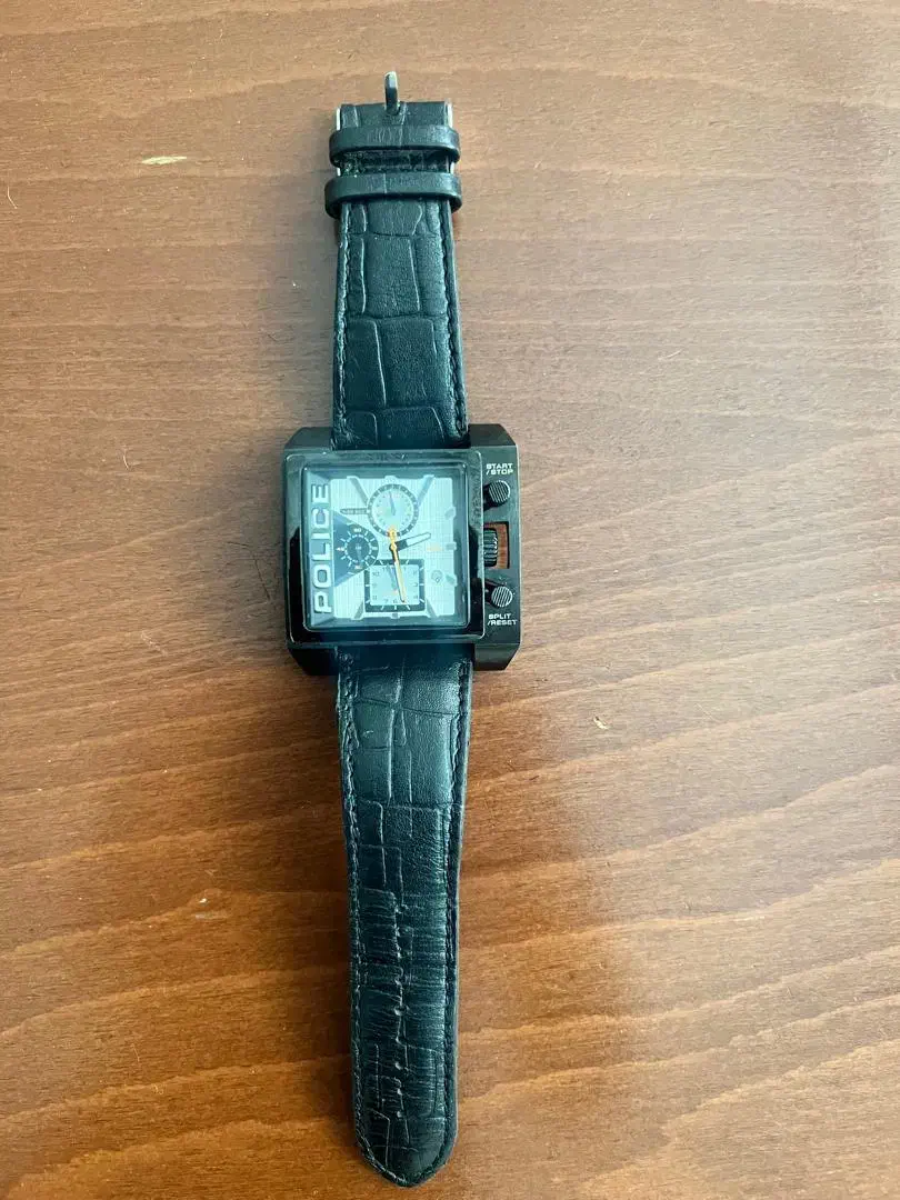 ساعت مچی پلیس|ساعت|شهریار, کردزار|دیوار