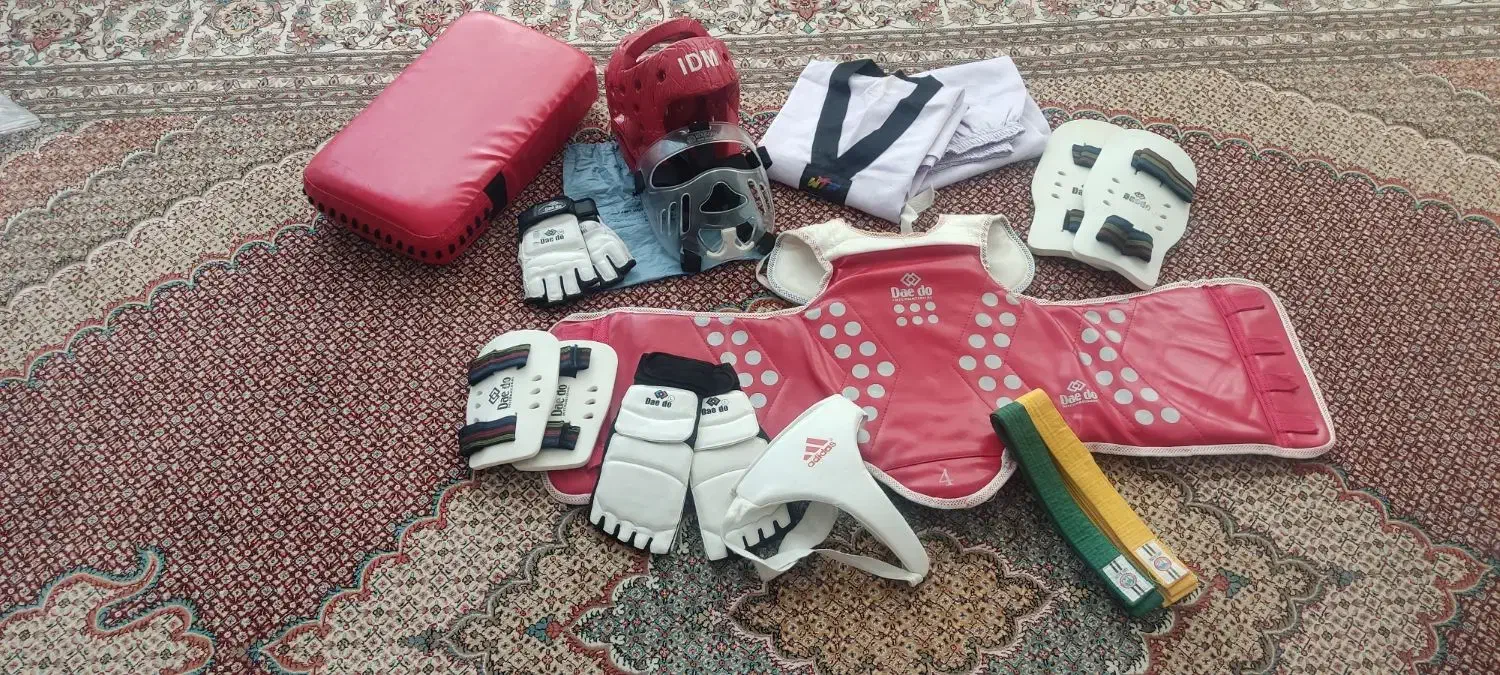 وسایل تکواندو هوگو .میت. لباس. نانشیم و کمر ها|حراج|اردبیل, |دیوار