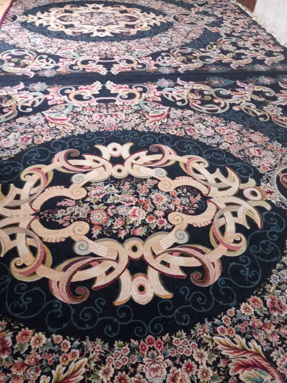 فرش در حد نو|فرش|بزینه رود, |دیوار