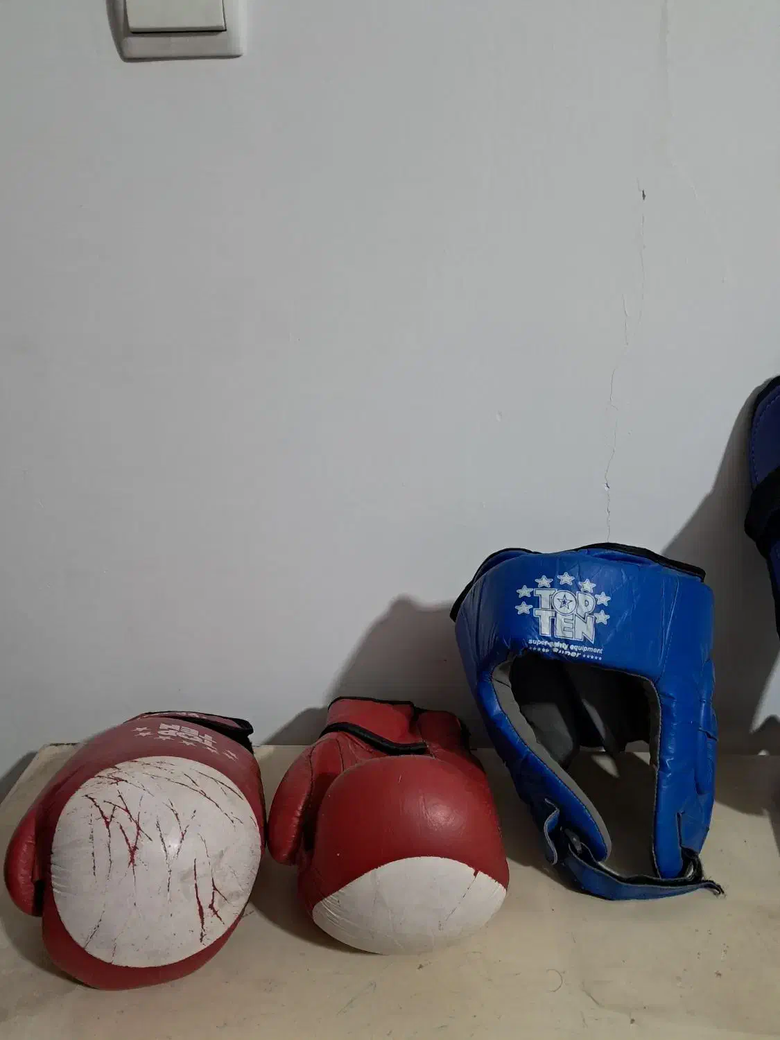 دستکش بوکس ساقبند و کلاه|تجهیزات ورزشی|پاکدشت, شهرک امام رضا|دیوار