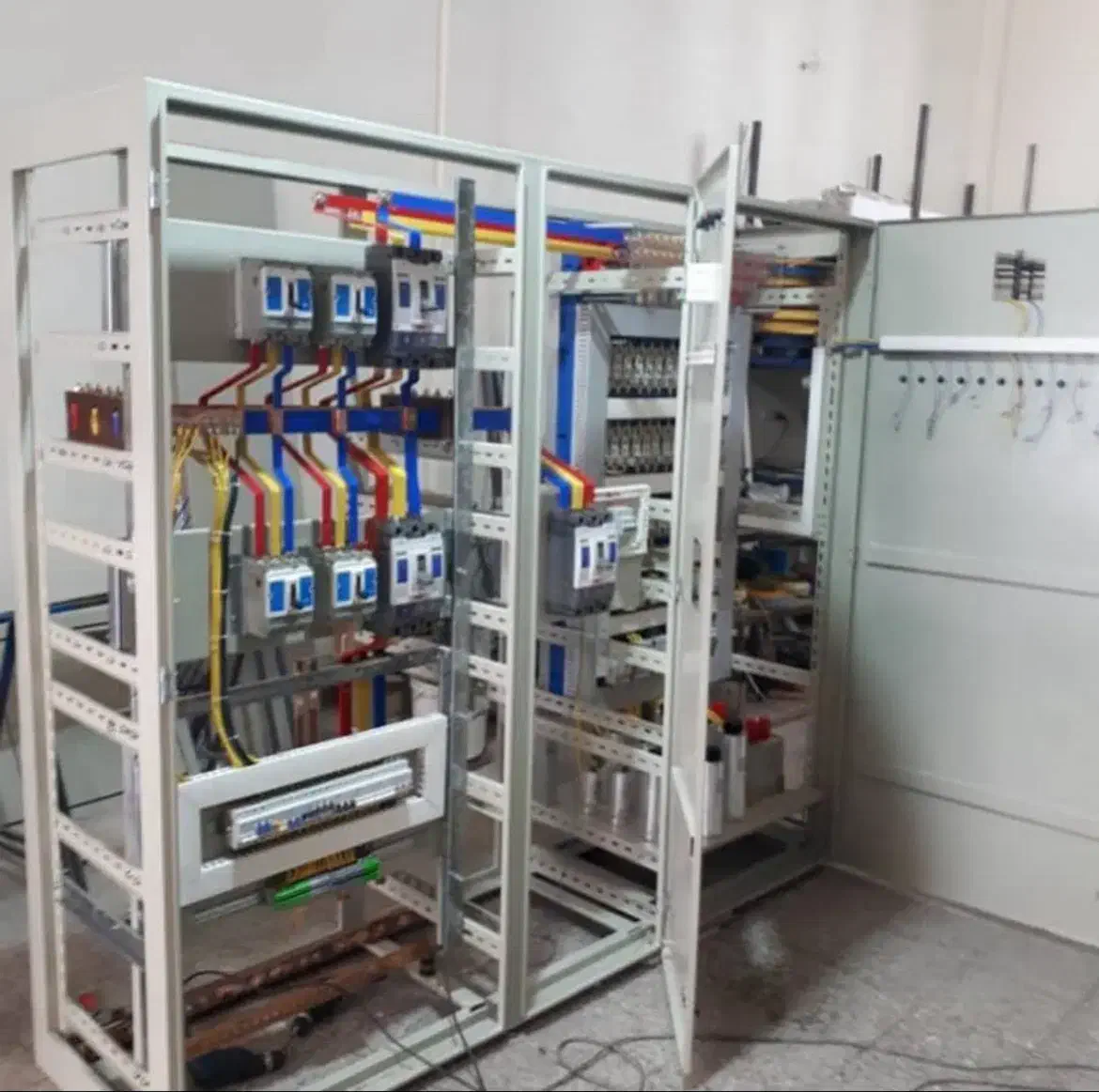 طراحی و مونتاژ تابلو برق صنعتی و تعمیرات تخصصی|خدمات پیشه و مهارت|شاهینشهر, شهرک صنعتی|دیوار