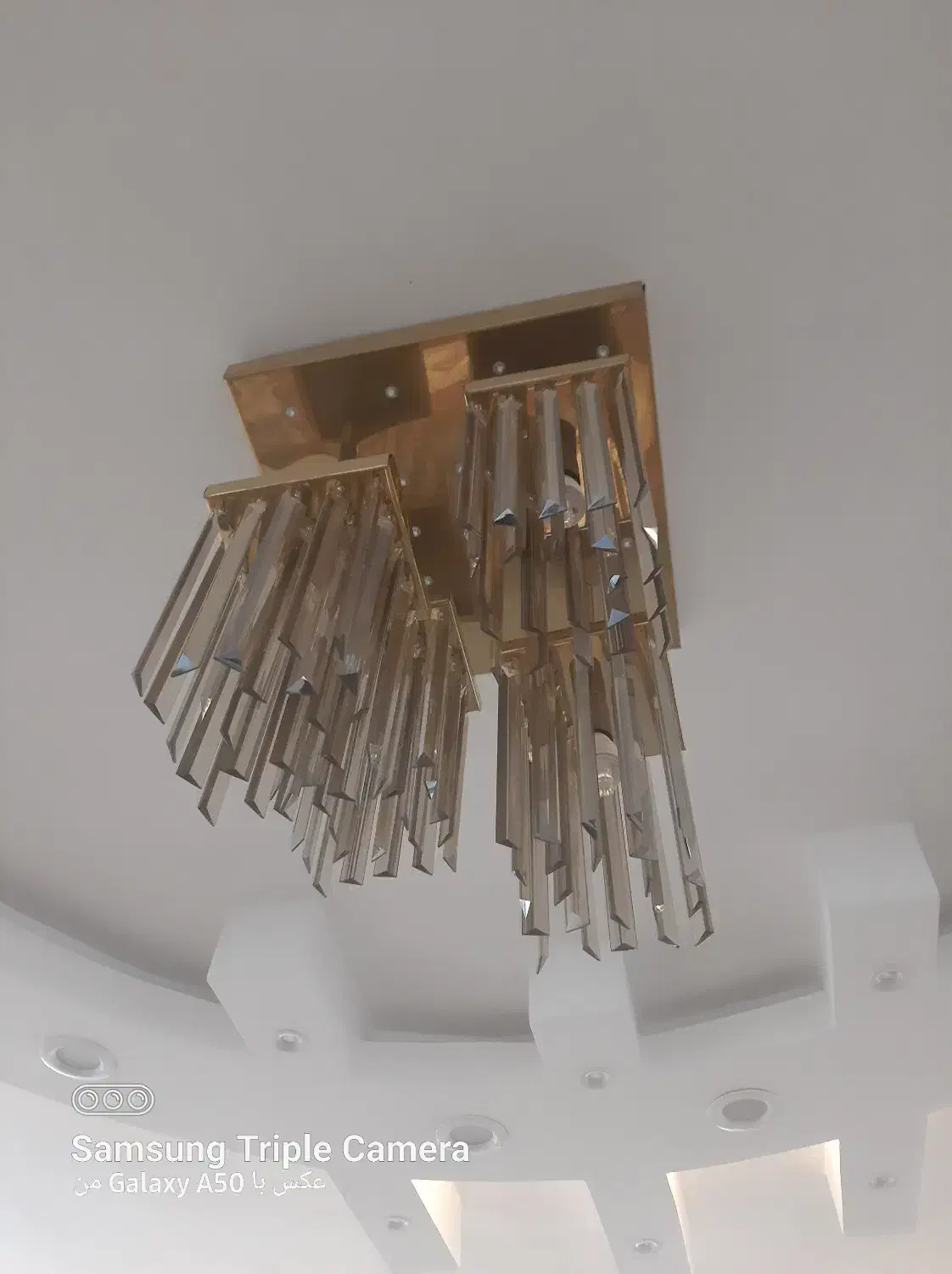 لوستر ۴ شاخه|لوستر و چراغ آویز|رشت, سلیمانداراب|دیوار