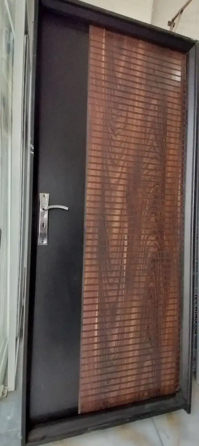 درب چوبی با چهارچوب پیش ساخته|مصالح و تجهیزات ساختمان|نجفآباد, جلال آباد|دیوار