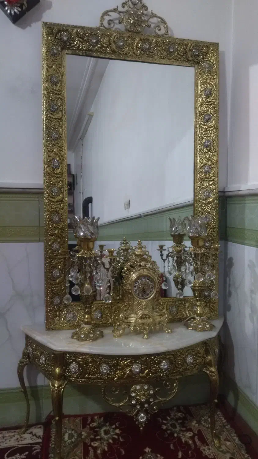 آینه و شمعدان برنزی|آینه|قم, شاد قلی|دیوار