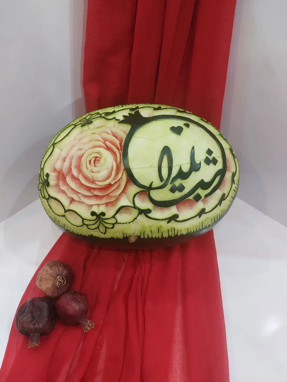 تزئینات یلدایی|خدمات پذیرایی، مراسم|اصفهان, خواجه عمید|دیوار