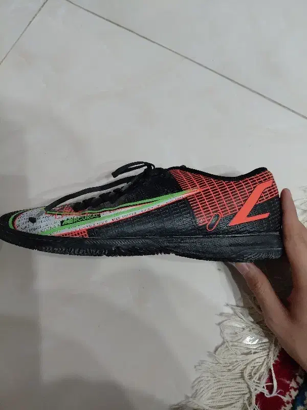 کفش فوتسال یا سالن|کیف، کفش، کمربند|یاسوج, |دیوار