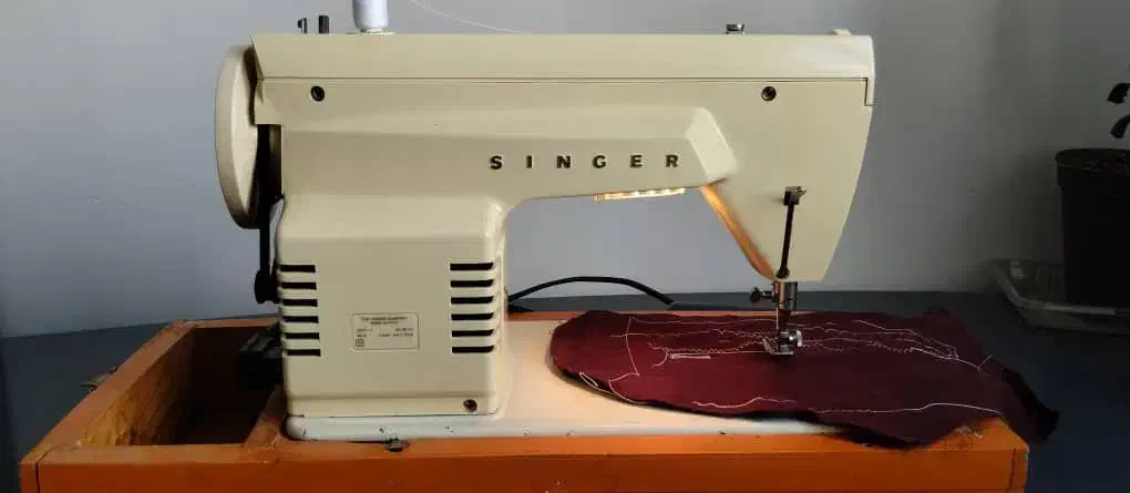 یک دستگاه چرخ خیاطی سینگر برقی|چرخ خیاطی و ریسندگی|شیراز, شهرک گلستان|دیوار